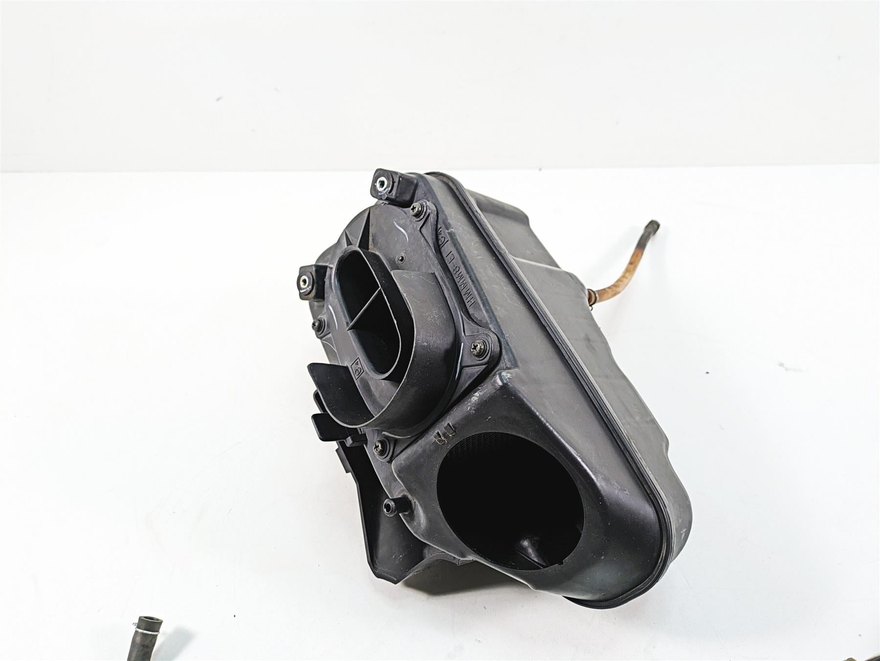 2006 Honda VT1100 C2 Shadow Air Box Cleaner Breather & Tubes 17210-MM8-020 {{ shop.shopifyCountryName }} - Mototech271