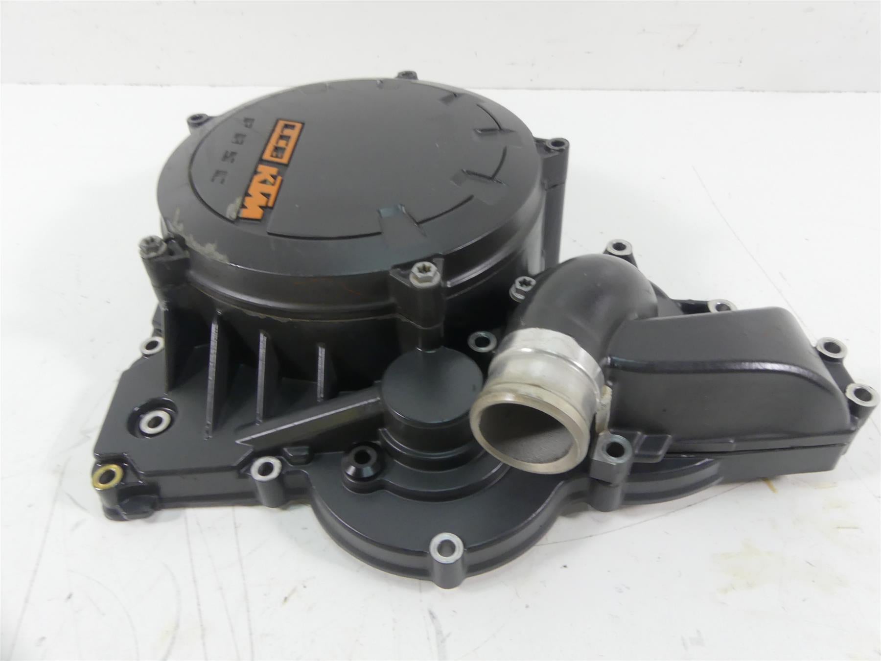 2015 KTM 1190 Adventure R Right Engine Clutch Cover + Waterpump 6033000114441 {{ shop.shopifyCountryName }} - Mototech271