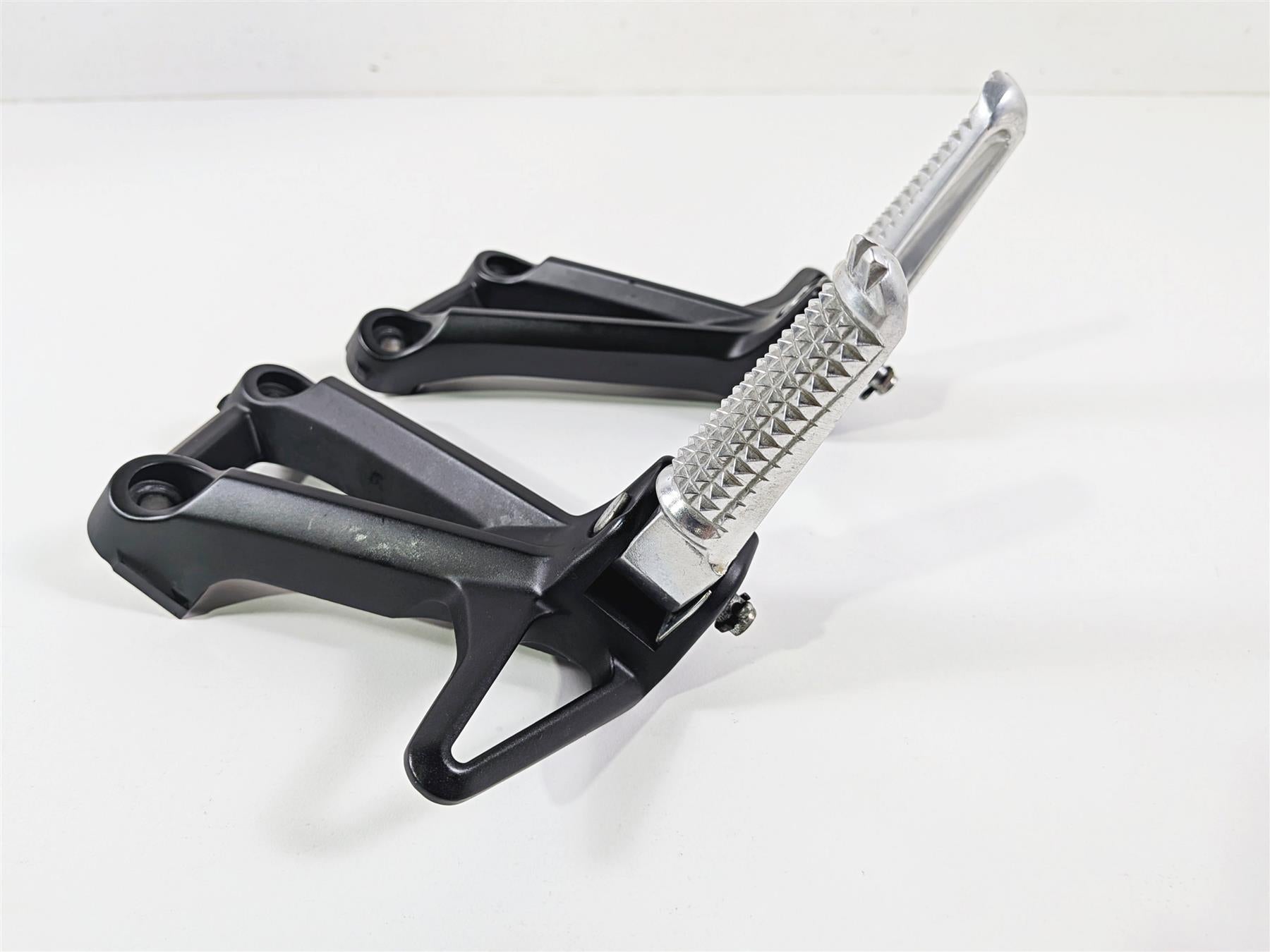 2023 Yamaha MT10 MTN1000 Rear Passenger Footpeg Rest Set 1RC-2741L-01-00 {{ shop.shopifyCountryName }} - Mototech271