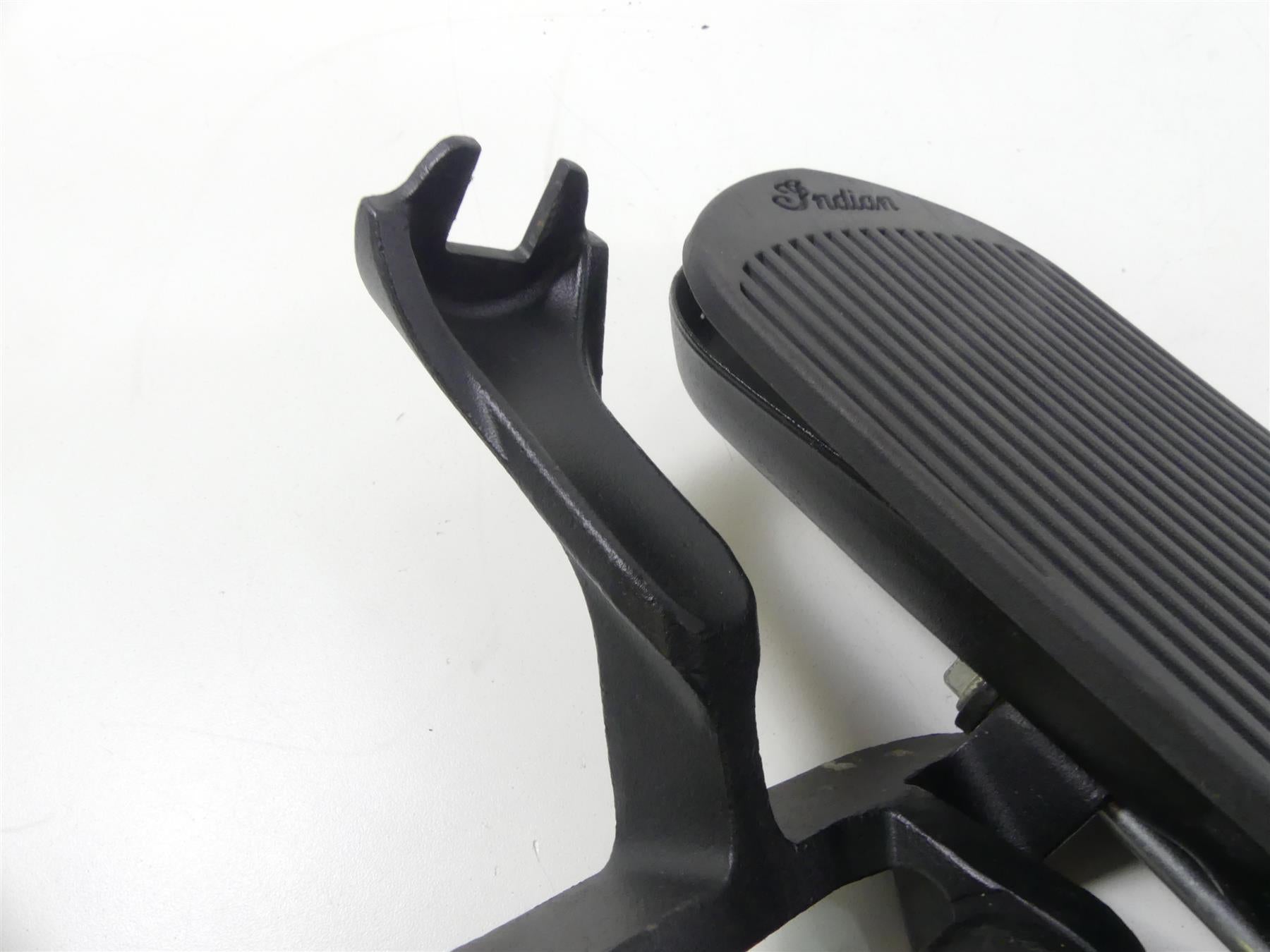 2016 Indian Chieftain Dark Horse Right Front Floor Board & Brake Pedal 5138848 {{ shop.shopifyCountryName }} - Mototech271