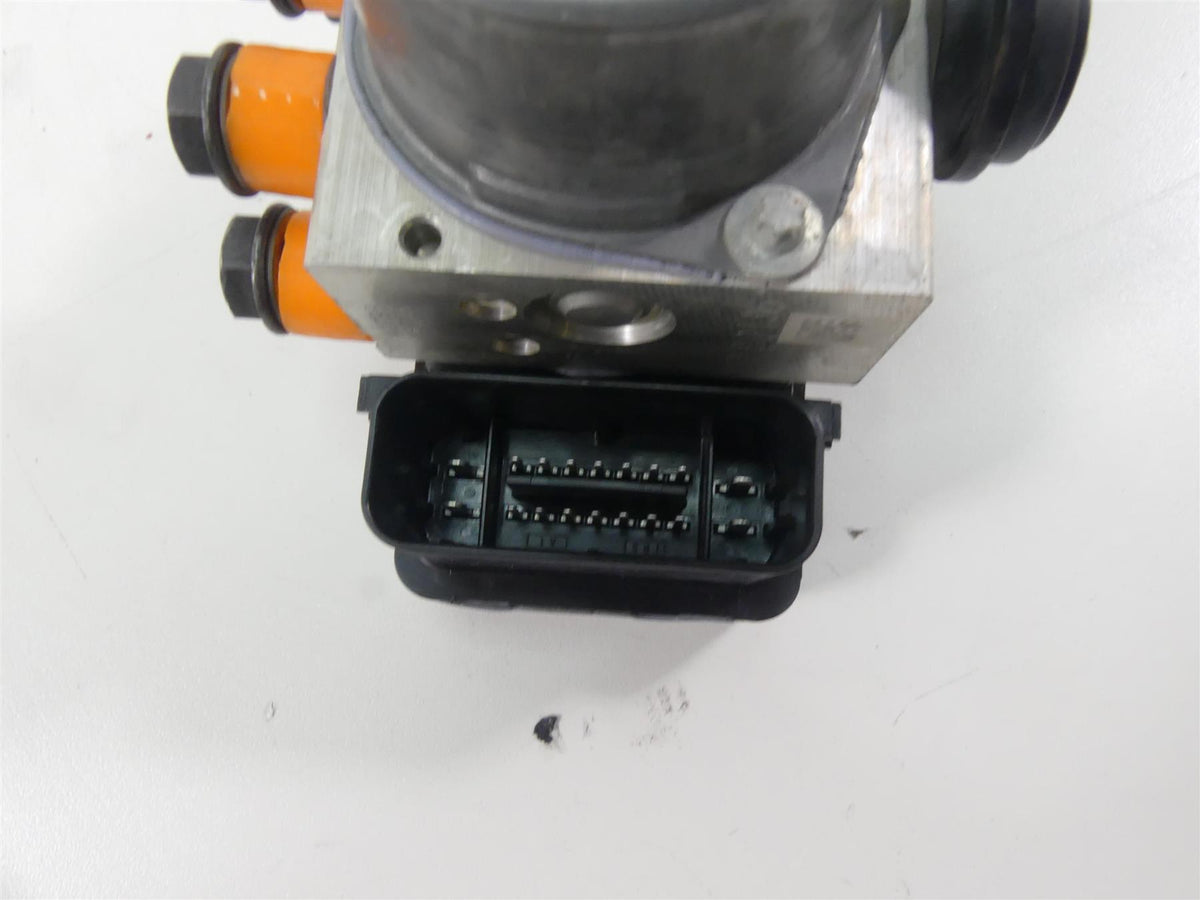 2014 Ducati Hypermotard 821 SP Abs Brake Pump Pressure Module 54240331B {{ shop.shopifyCountryName }} - Mototech271