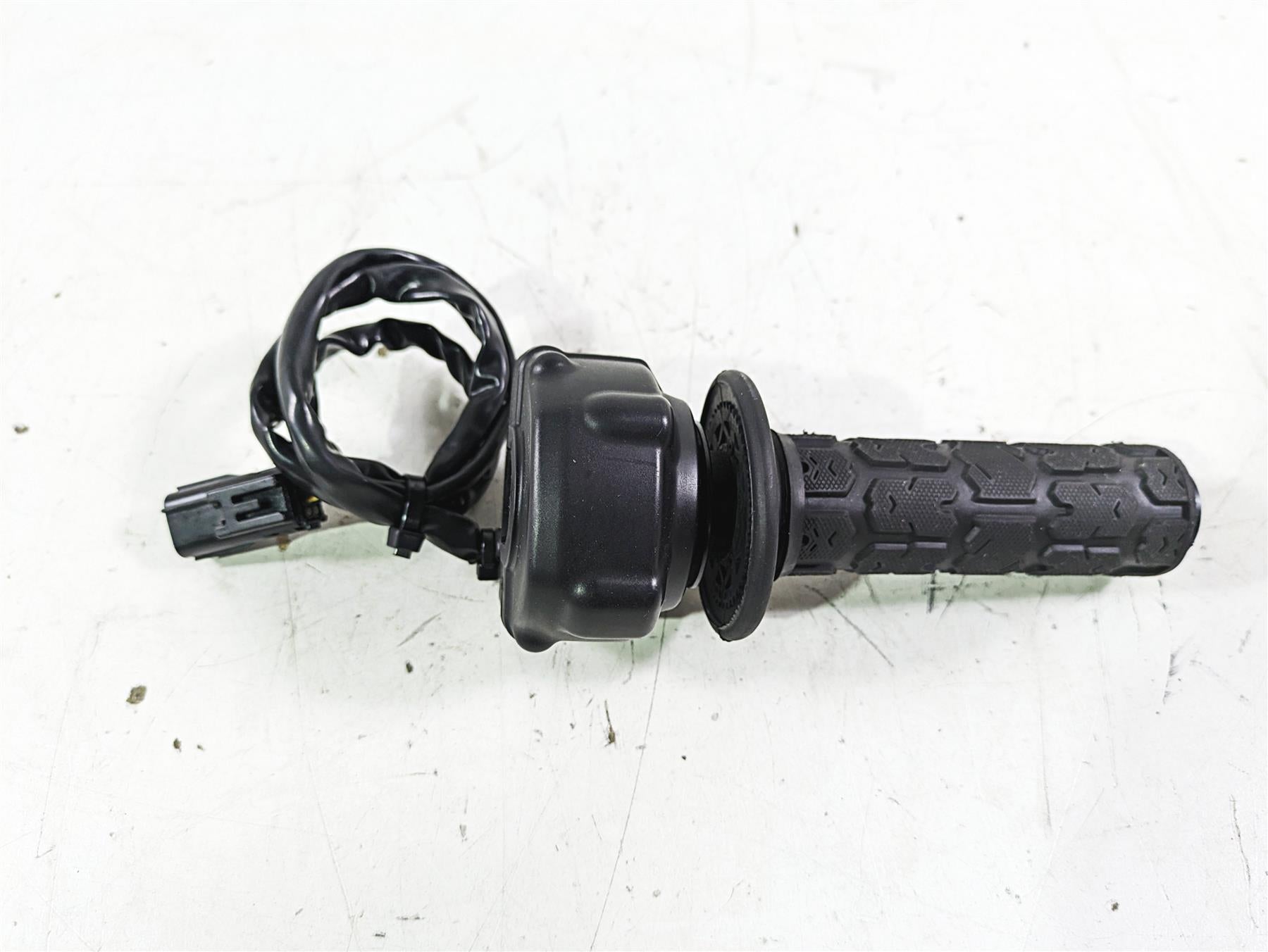 2020 Triumph Street Scrambler 900 Ride Fly By Wire Throttle Control T2044045 {{ shop.shopifyCountryName }} - Mototech271