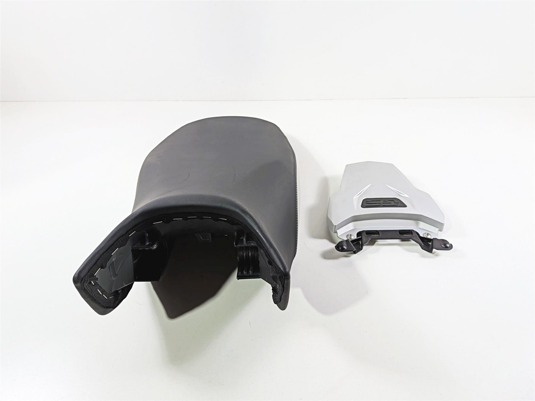 2019 BMW R1250GS K50 Rallye Front Rider Seat Saddle 77348404277 {{ shop.shopifyCountryName }} - Mototech271