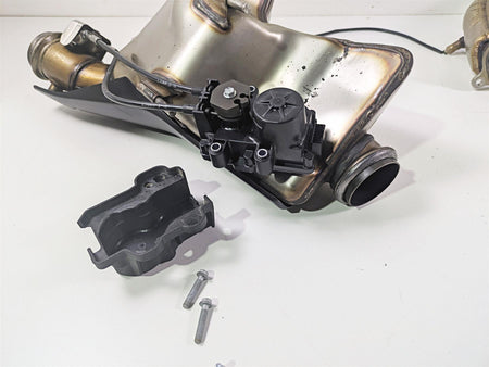 2017 KTM 1290 Super Duke GT Exhaust Chamber Header & Servo Set 61405050000 {{ shop.shopifyCountryName }} - Mototech271