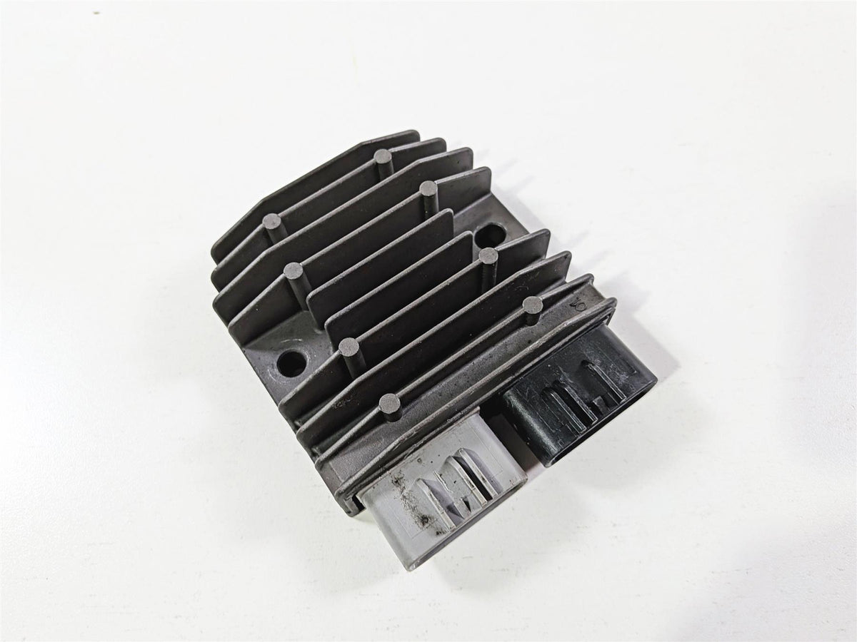 2008 Yamaha YZF R1 RN19 Rectifier Voltage Regulator 1D7-81960-00-00 FH012DA {{ shop.shopifyCountryName }} - Mototech271