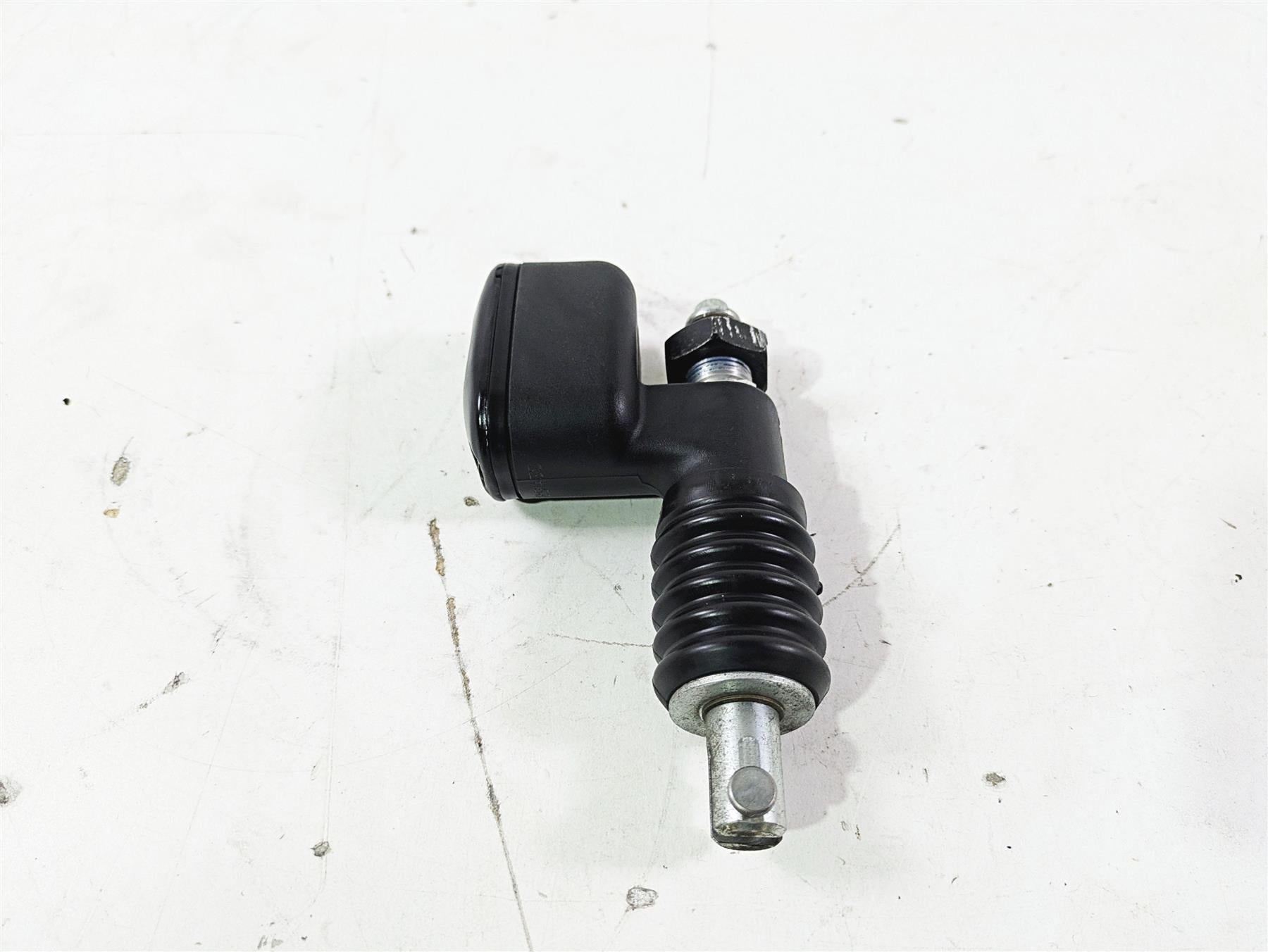 2004 Harley Softail FLSTF Fat Boy Rear Brake Master Cylinder 41755-99 {{ shop.shopifyCountryName }} - Mototech271