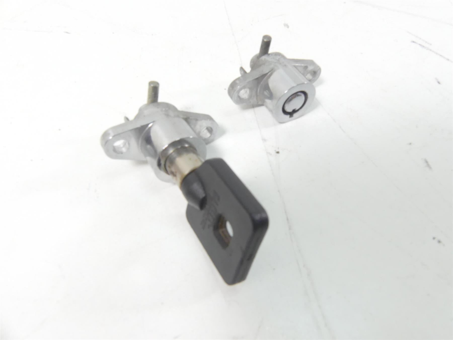 2007 Harley FLHTCU SE2 CVO Electra Glide Ignition Key Lock Set 71530-03C {{ shop.shopifyCountryName }} - Mototech271