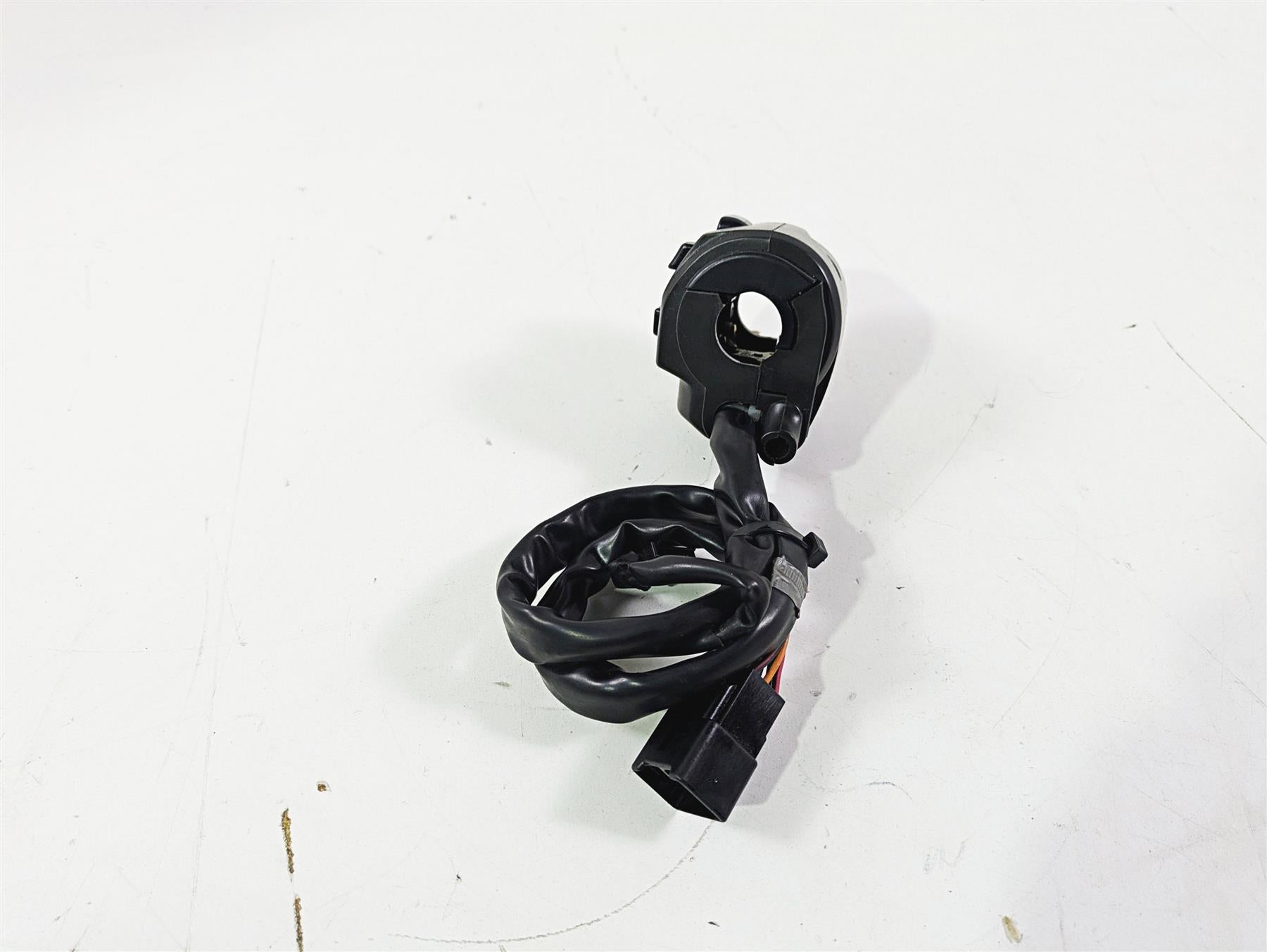 2005 Kawasaki ZX1000 ZX10R Ninja Left Hand Turn Signal Control Switch 46091-0116 {{ shop.shopifyCountryName }} - Mototech271