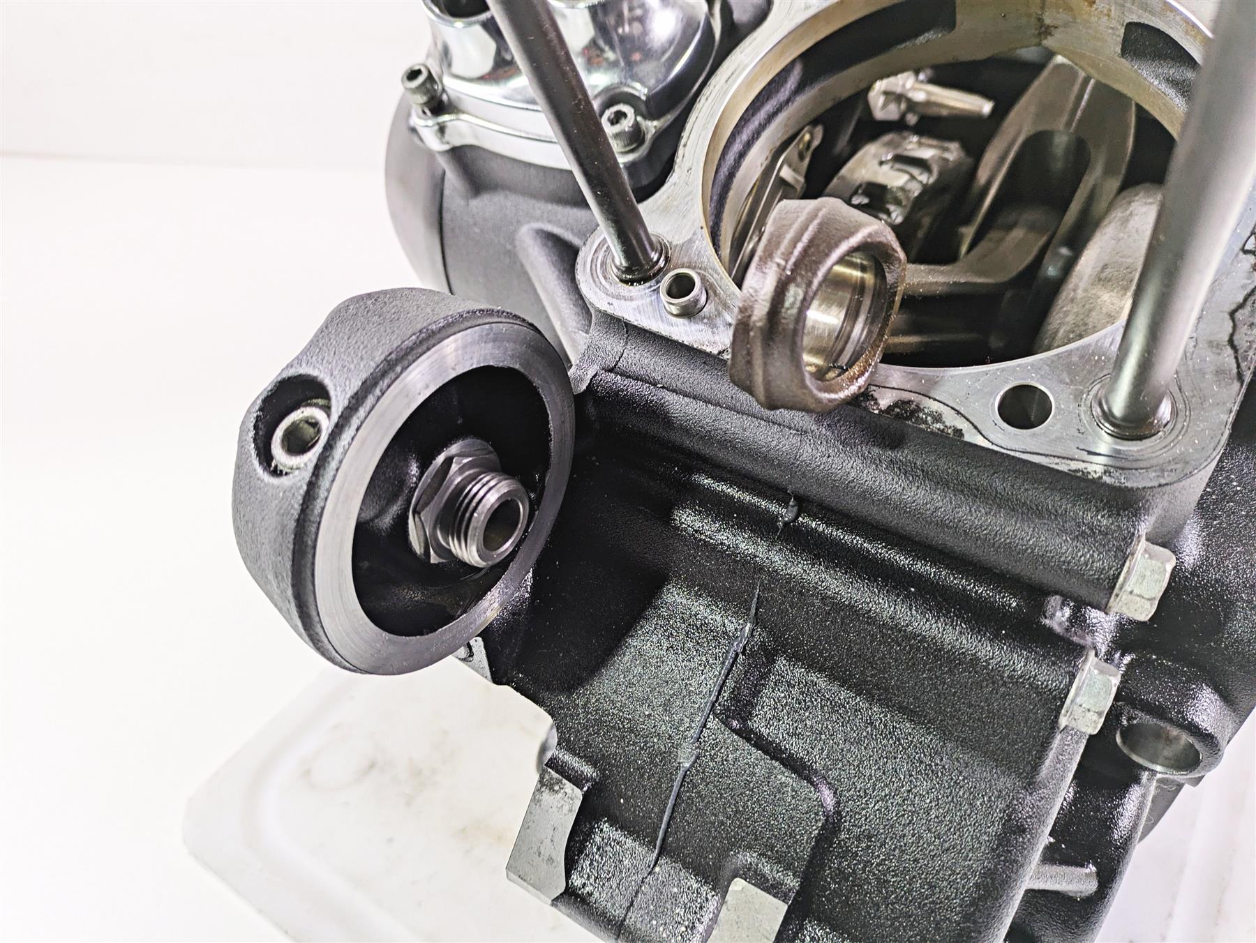 2019 Harley Softail FXDR 114 Milwaukee 8 Crank Case Shaft Cases Set 16200459 {{ shop.shopifyCountryName }} - Mototech271