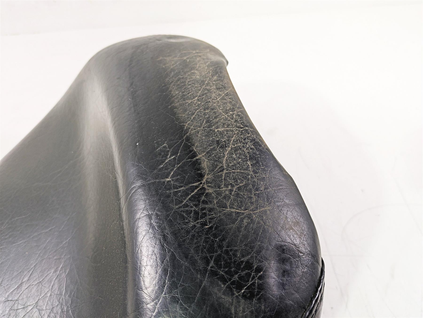 2002 Honda V-Twin VTX1800 C Front Rider Seat Saddle READ 77200-MCH-000 {{ shop.shopifyCountryName }} - Mototech271