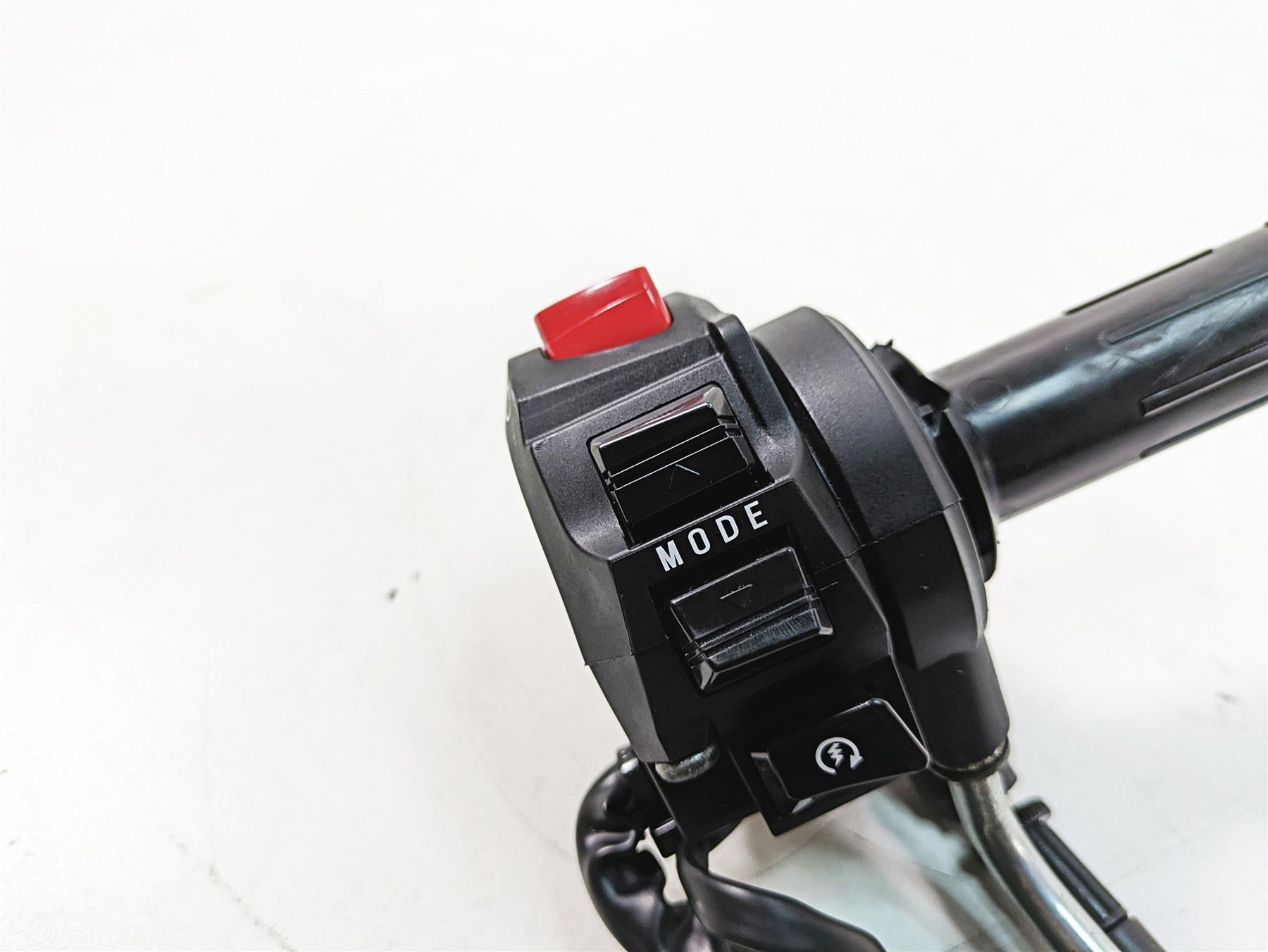 2009 Suzuki GSXR750 K9 Right Hand Throttle Control Switch - Read 37200-21H01 {{ shop.shopifyCountryName }} - Mototech271
