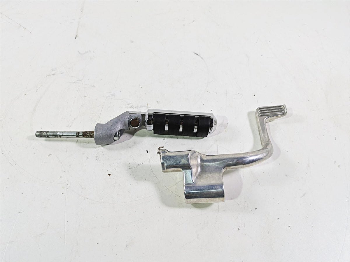 2006 Harley VRSCR Street V-Rod Right Front Footpeg & Brake Lever 42704-06 {{ shop.shopifyCountryName }} - Mototech271