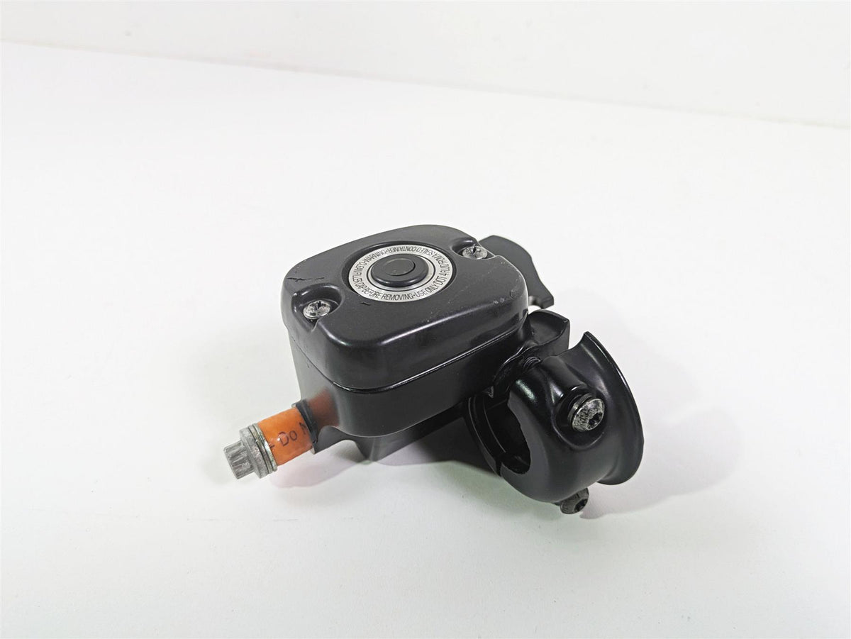 2016 Harley FXDF Dyna Fat Bob Front Brake Master Cylinder 11/16" 45170-08F {{ shop.shopifyCountryName }} - Mototech271