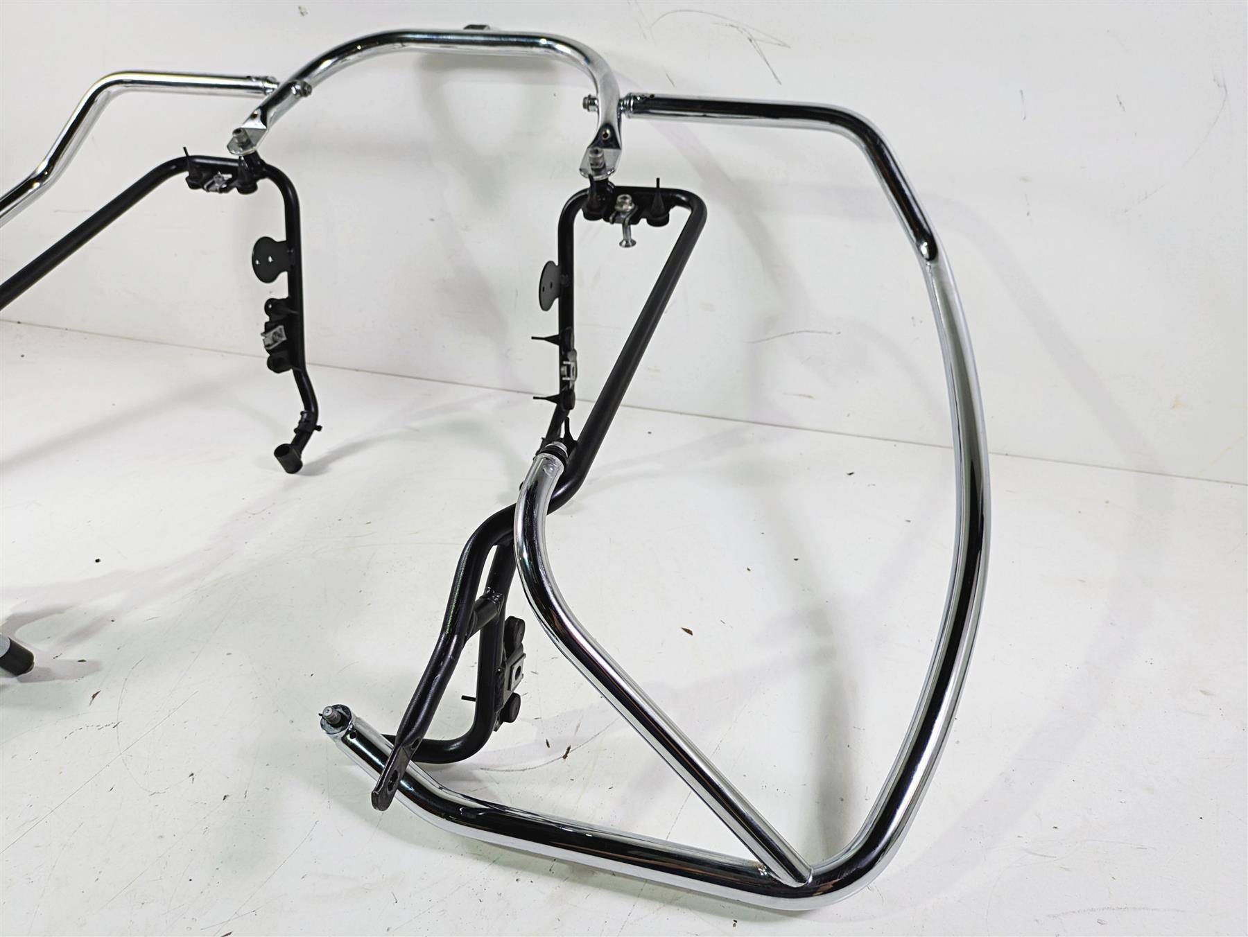 2014 Moto Guzzi California 1400 Touring Rear Saddlebag Guard Rail Set B063626 {{ shop.shopifyCountryName }} - Mototech271