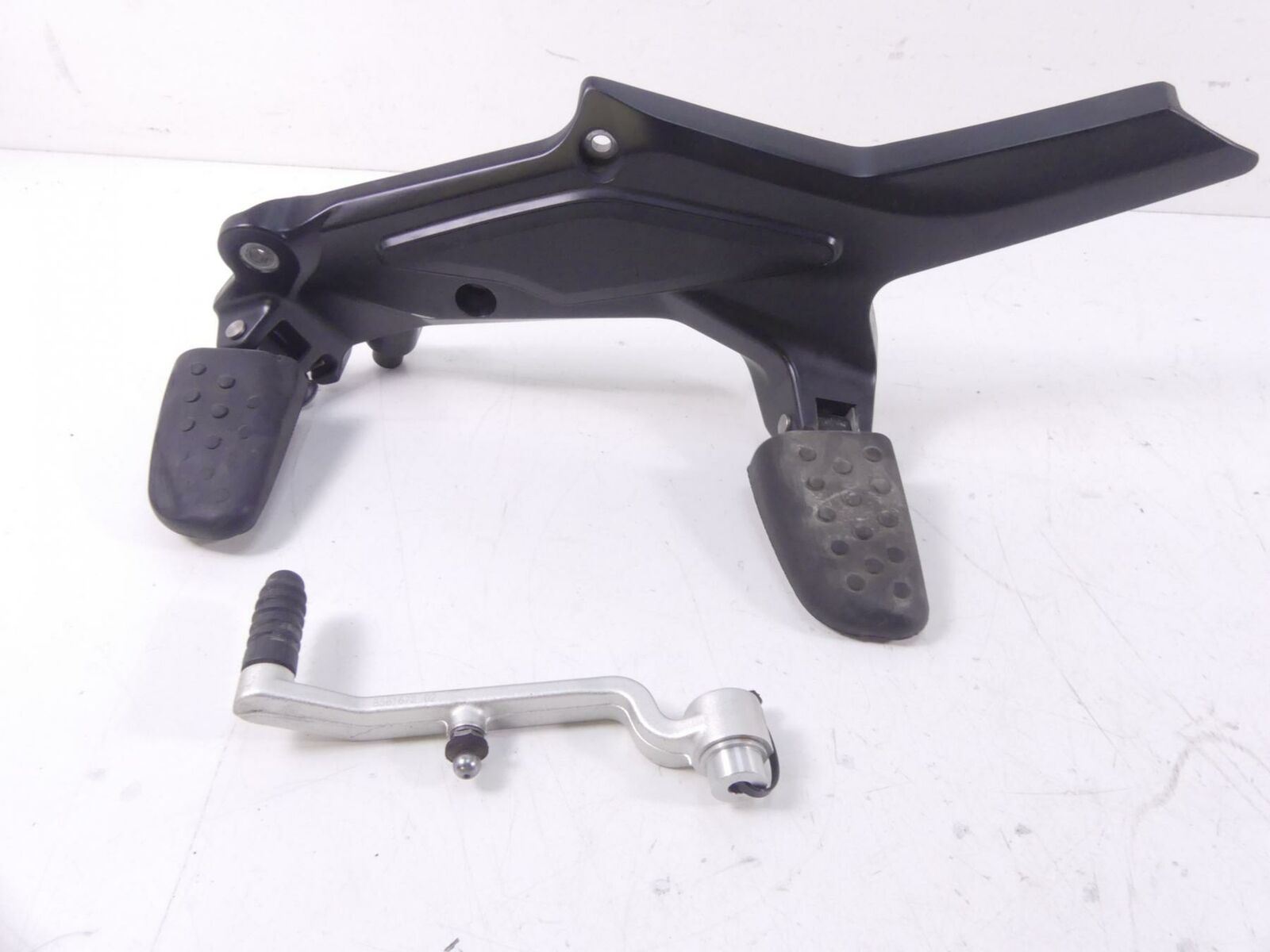 2018 BMW K1600 Bagger Left Side Footpeg Foot Peg Shift Pedal Set 46718559649 | Mototech271