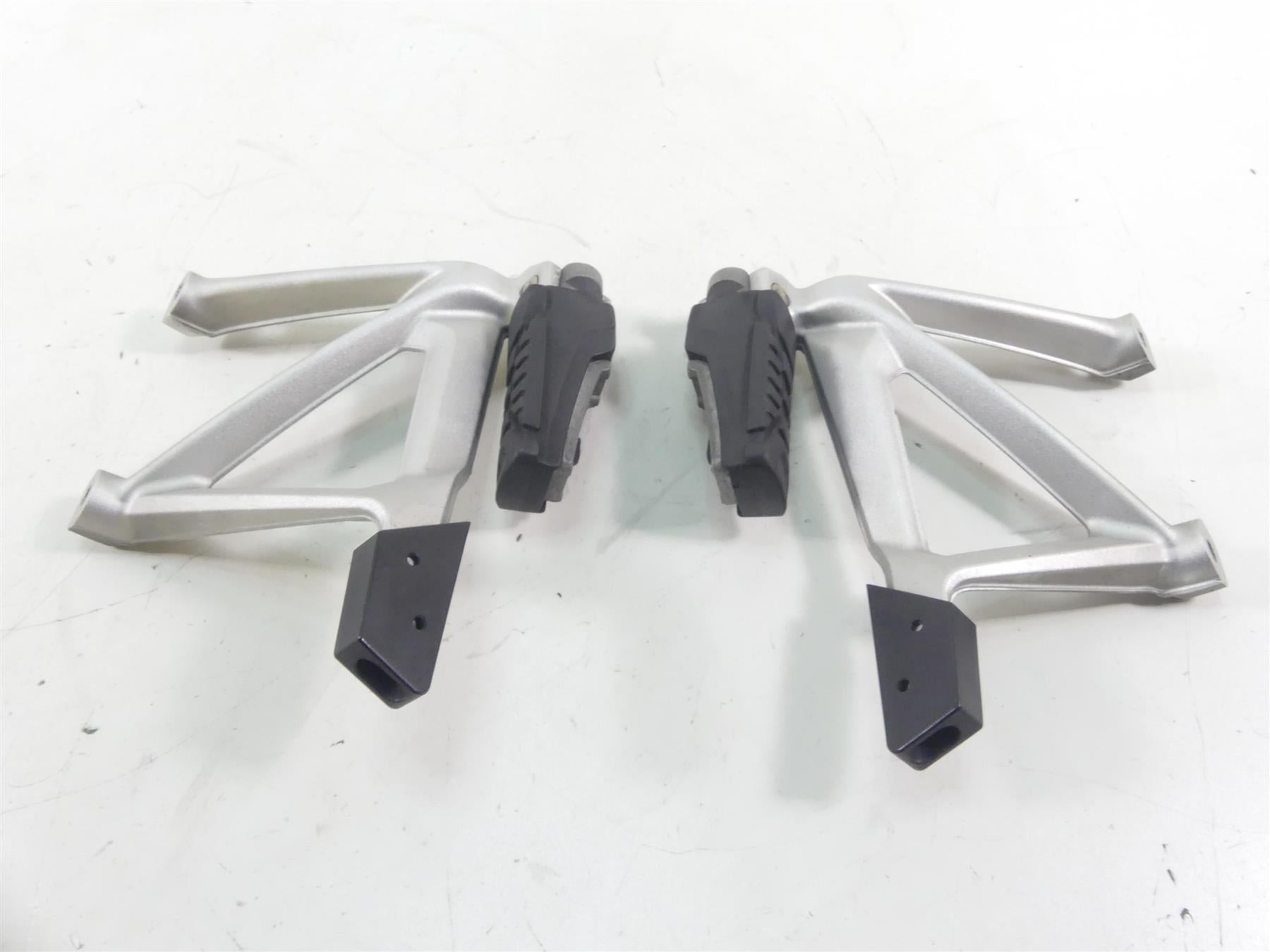 2017 BMW R1200GS GSW K50 Rear Passenger Footpeg Foot Peg Set 46718537907 {{ shop.shopifyCountryName }} - Mototech271