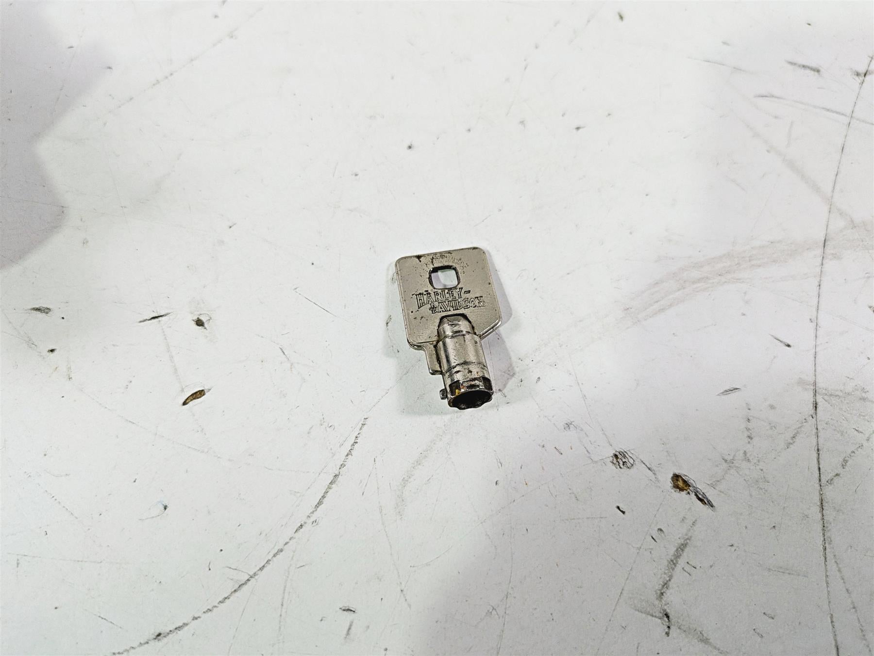 2016 Harley Touring FLTRX Road Glide Ignition Switch & Key READ 71400016B {{ shop.shopifyCountryName }} - Mototech271