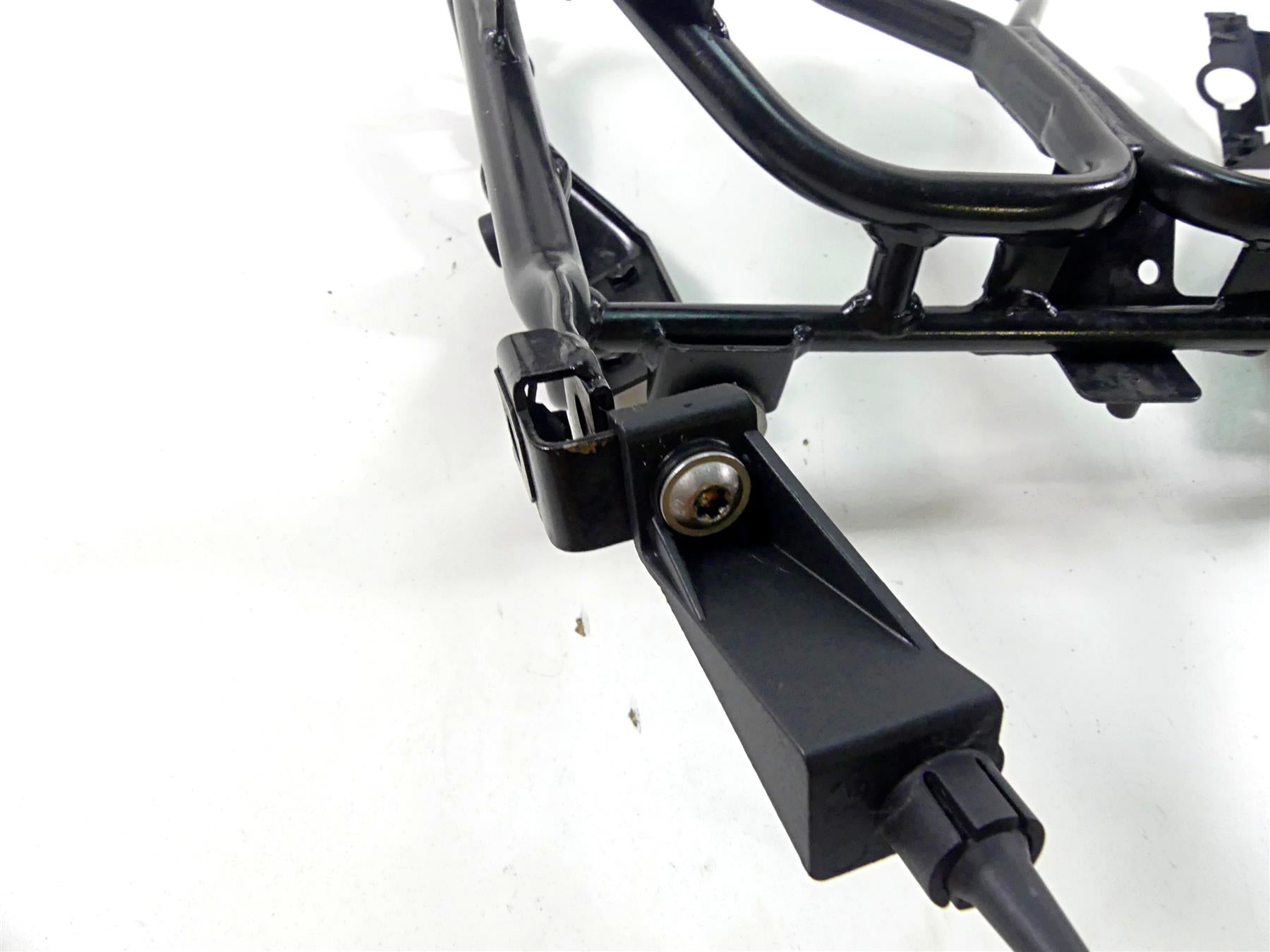 2009 BMW R1200GS K255 Adv Front Subframe Sub Frame Stay Holder 46637701558 {{ shop.shopifyCountryName }} - Mototech271