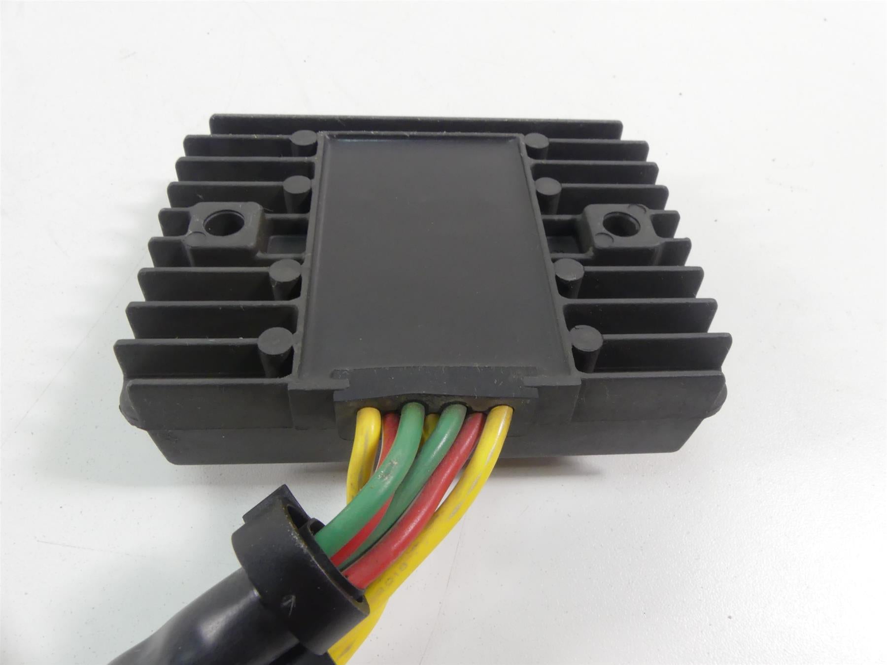2019 Aprilia Tuono V4 RR Factory Rectifier Voltage Regulator B043488 SH579JB {{ shop.shopifyCountryName }} - Mototech271