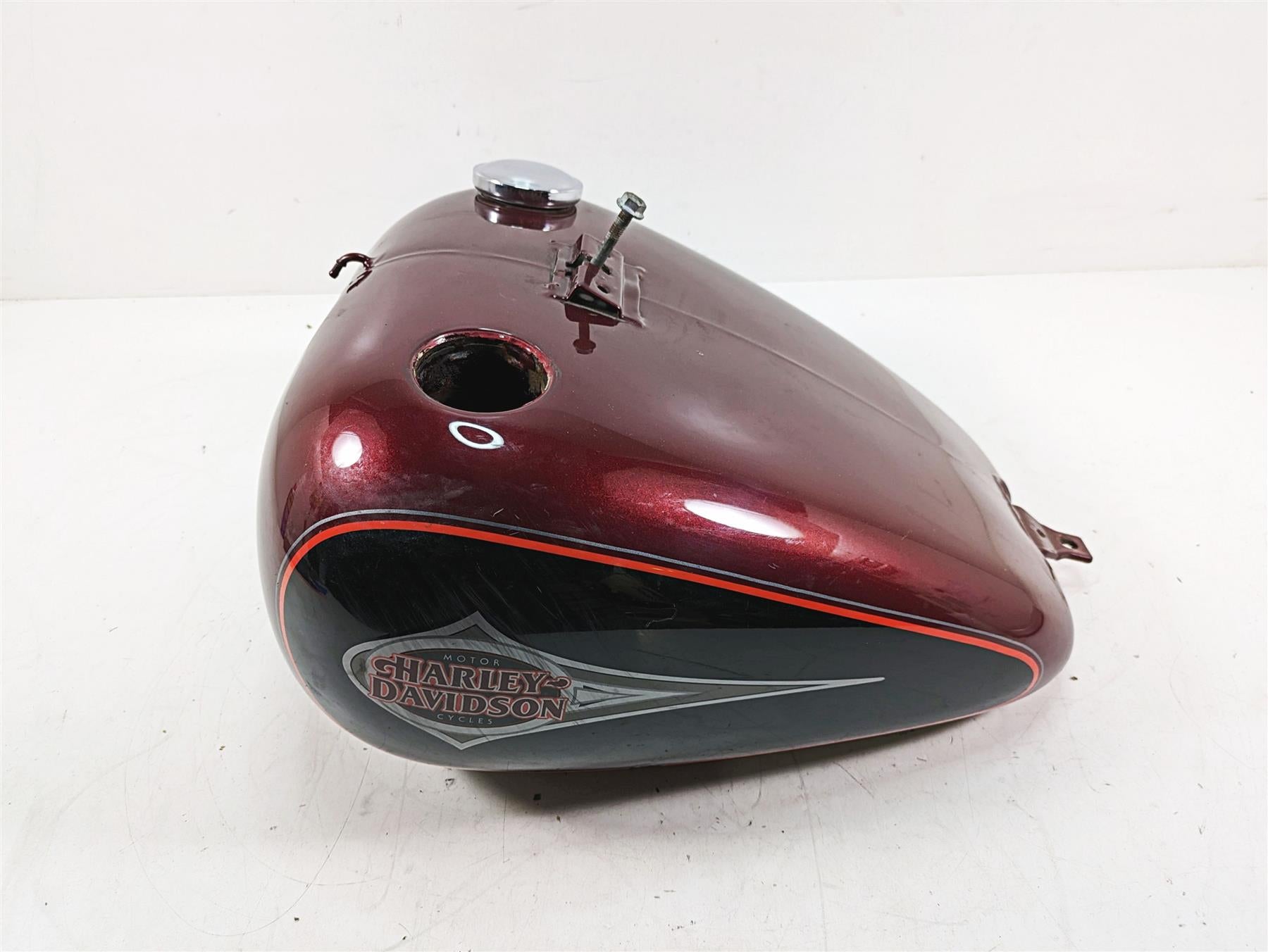2013 Harley Softail FLSTFB Fat Boy Lo Fuel Gas Petrol Tank - Read 61625-11