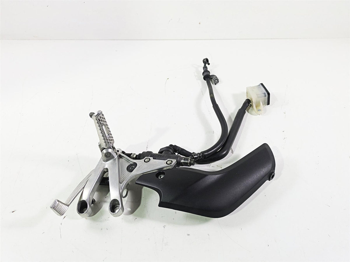 2017 Honda CBR600RR Right Footpeg & Rear Brake Master Cylinder 50600-MFJ-D00 {{ shop.shopifyCountryName }} - Mototech271