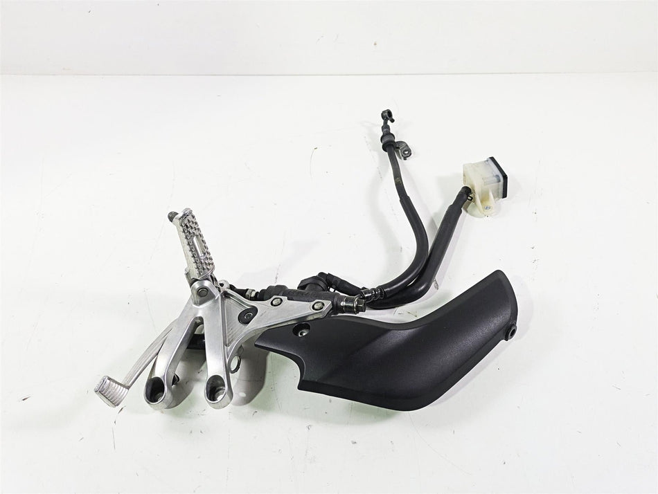 2017 Honda CBR600RR Right Footpeg & Rear Brake Master Cylinder 50600-MFJ-D00 {{ shop.shopifyCountryName }} - Mototech271