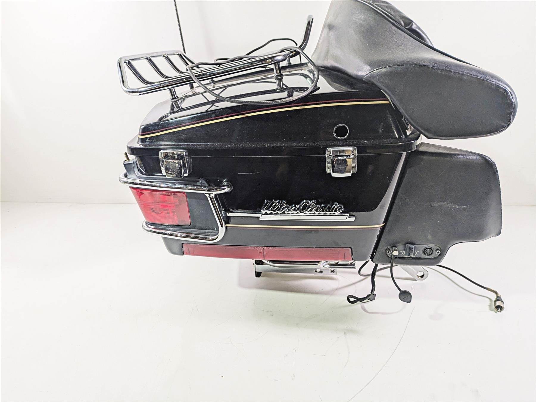 1996 Harley Touring FLHTCUI Electra Glide Rear Trunk Tour Pak & Mount 53275-94 {{ shop.shopifyCountryName }} - Mototech271