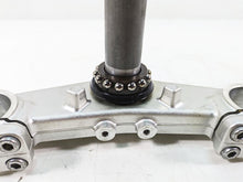 Load image into Gallery viewer, 2002 Yamaha FZ1 FZS1000 Fazer Lower Triple Tree Steering Clamp 5LV-23340-00-00 | Mototech271
