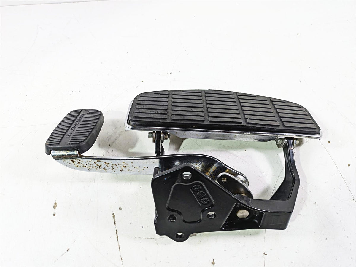 2005 Harley Softail FLSTSCI Heritage Springer Right Floorboard & Brake 50600026 {{ shop.shopifyCountryName }} - Mototech271