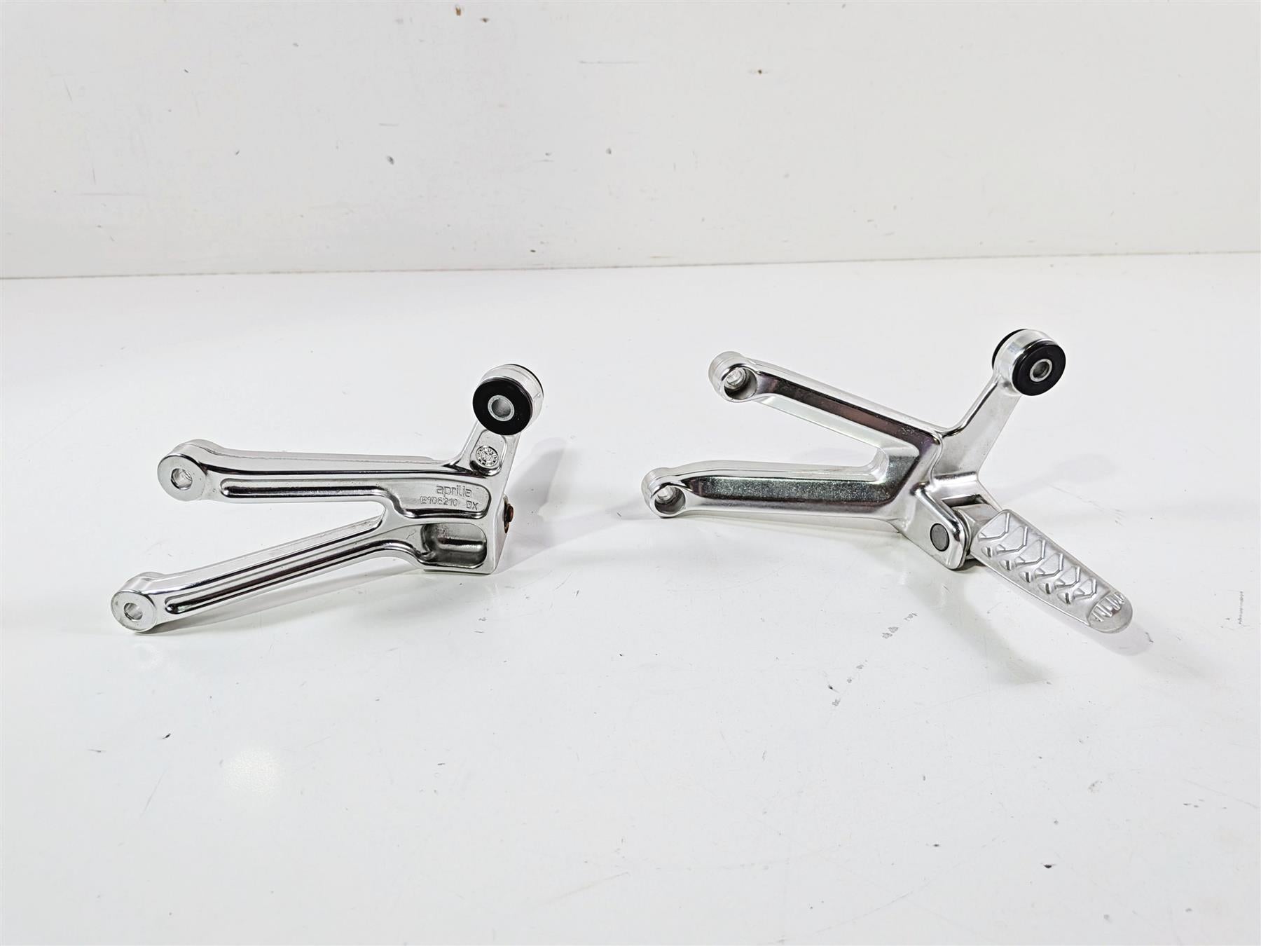 2008 Aprilia RSVR 1000 Factory Passenger Foot Peg Set READ AP8154071 AP8154072 {{ shop.shopifyCountryName }} - Mototech271