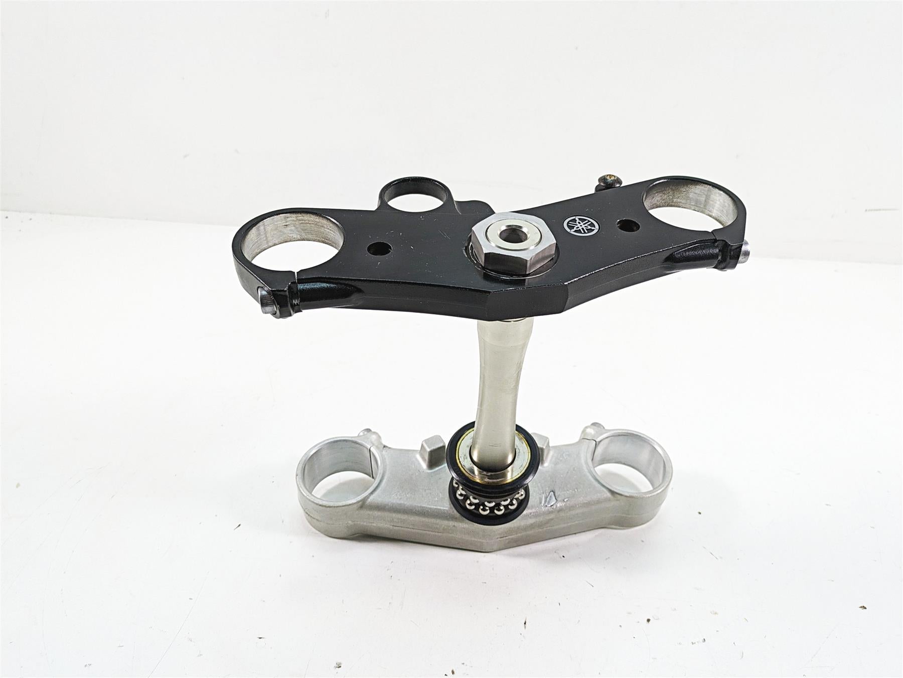 2007 Yamaha R1 YZFR1 Upper Lower Triple Tree Set 4C8-23340-00-00 4C8-23435-10-00 {{ shop.shopifyCountryName }} - Mototech271