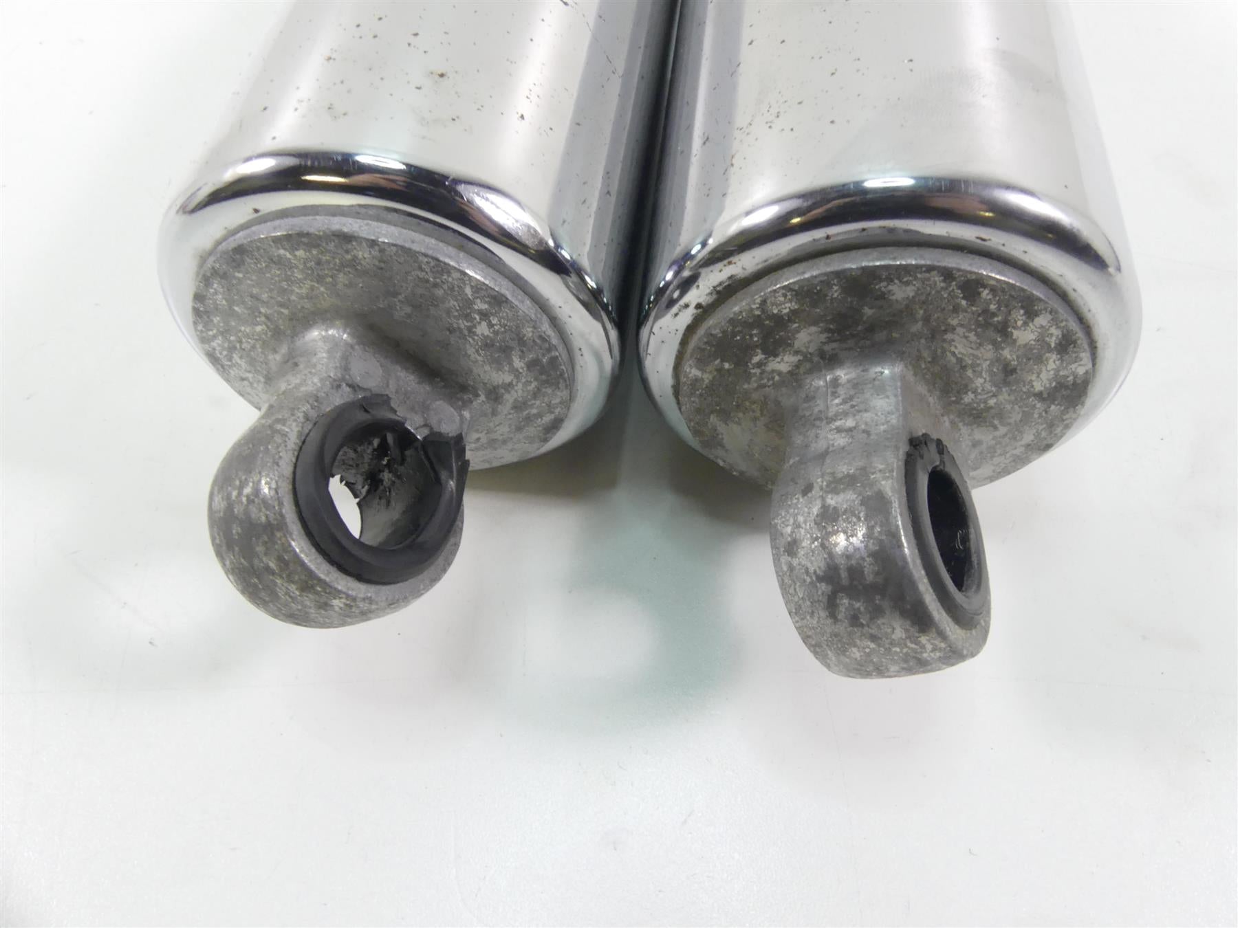 1998 Honda Shadow VT1100T Rear Showa 12.5" Shock Damper Set 52400-MBC-003 {{ shop.shopifyCountryName }} - Mototech271