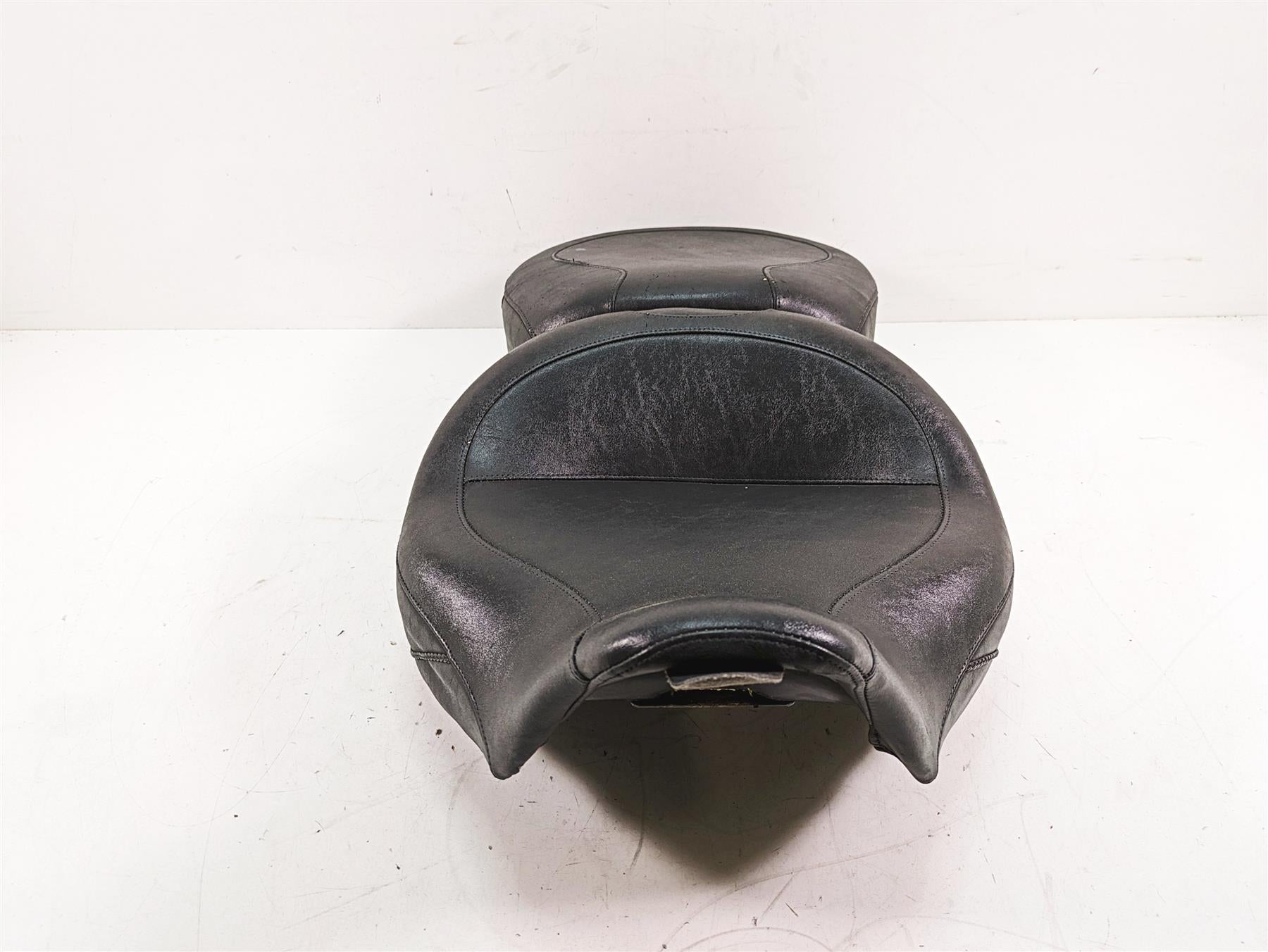 2011 Harley Touring FLHR Road King Mustang Seat Saddle 731499 {{ shop.shopifyCountryName }} - Mototech271