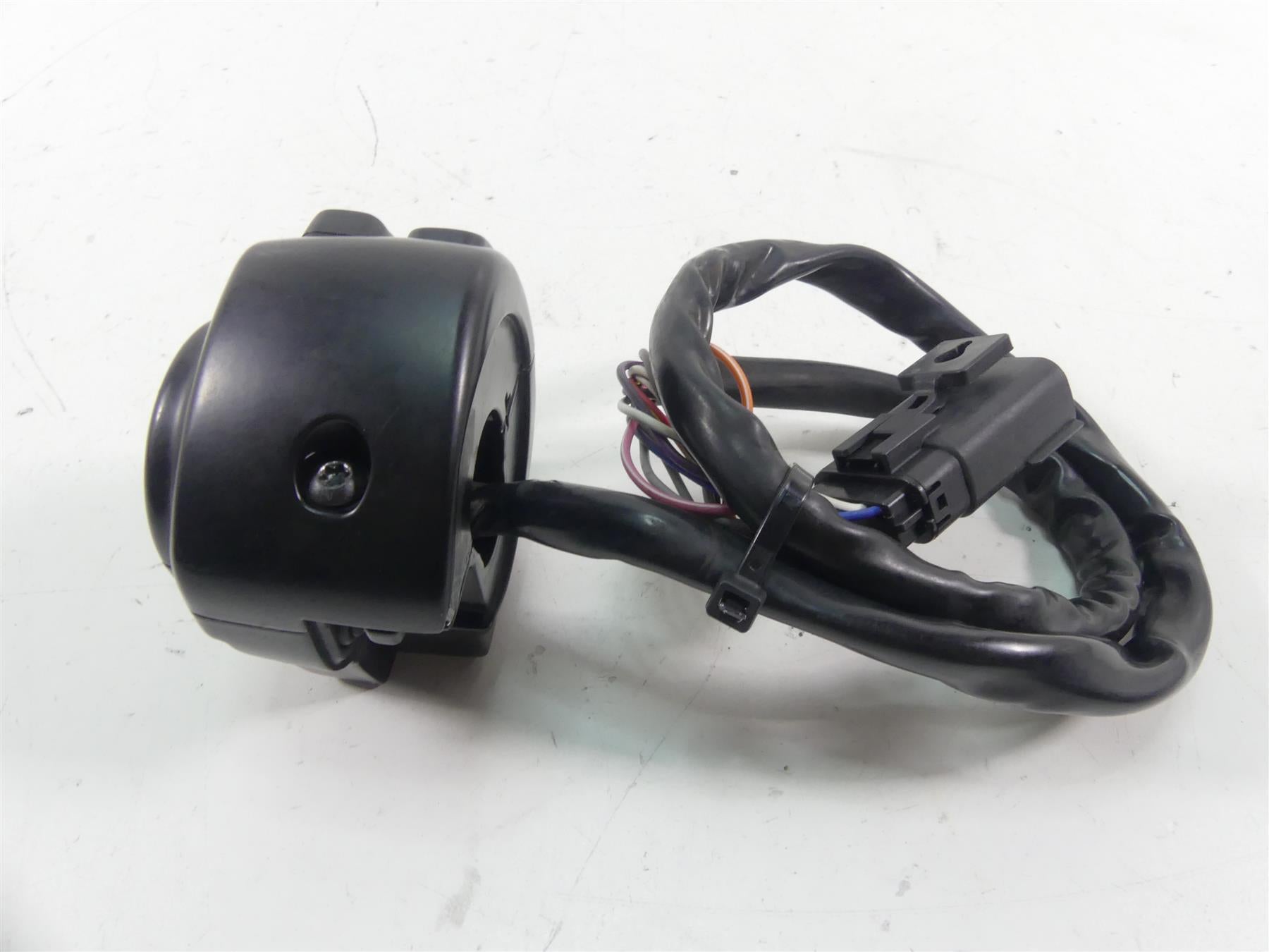 2013 Harley Touring FLHTK Electra Glide Right Hand Control Switch 71684-06A {{ shop.shopifyCountryName }} - Mototech271