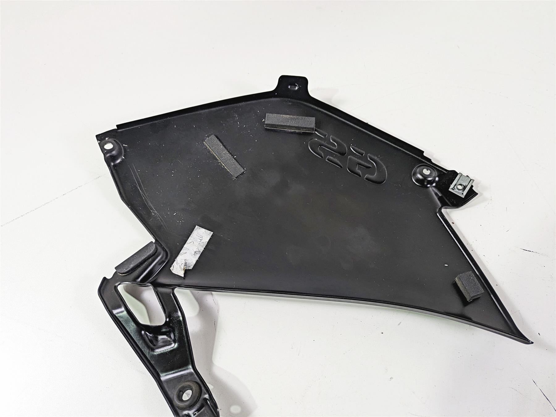2006 BMW R1200GS K255 Adv Between Leg Side Cover Set 46637698234 46637727269 {{ shop.shopifyCountryName }} - Mototech271