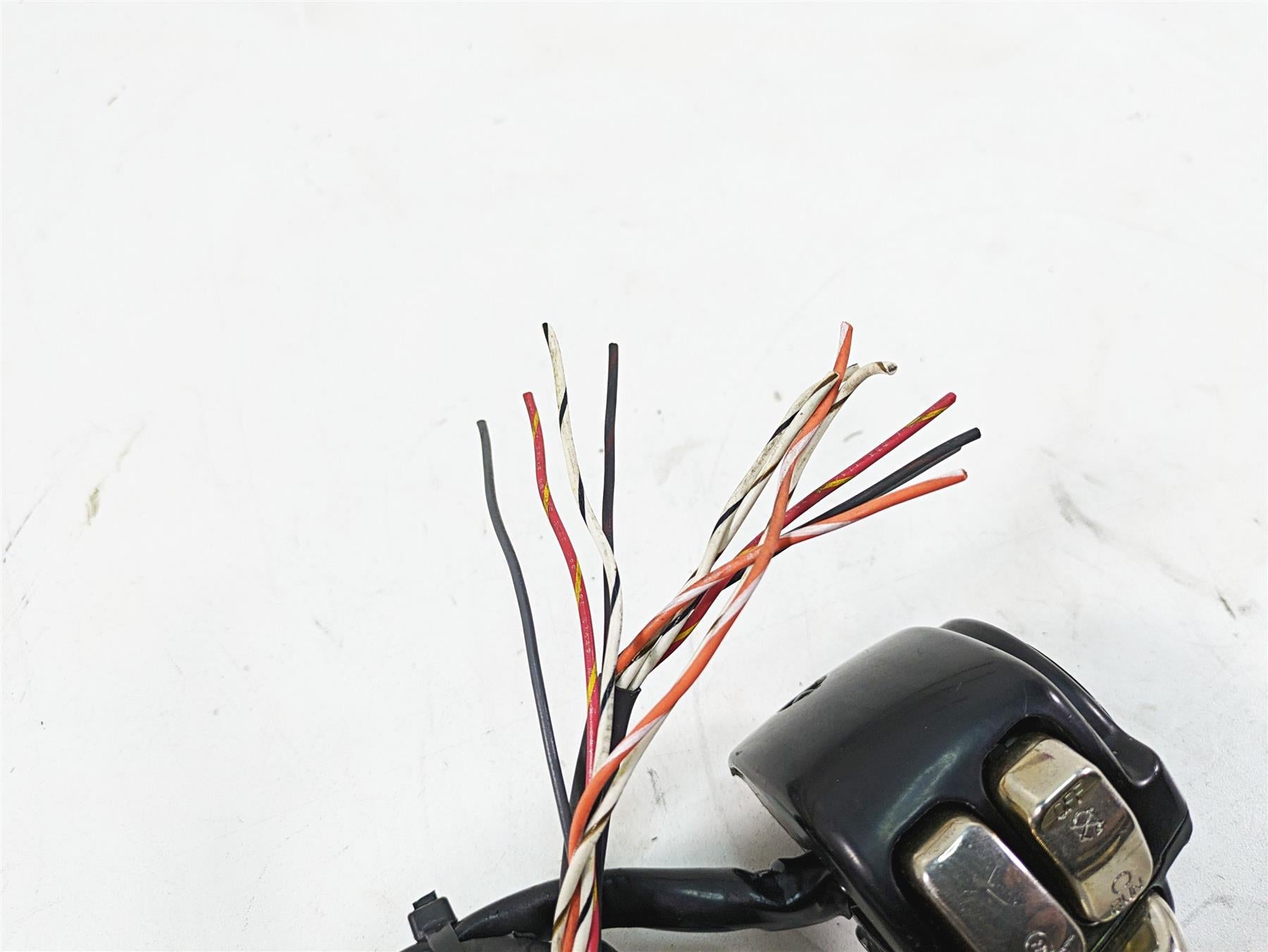 2009 Harley FXDC Dyna Super Glide Custom Right Hand Control Switch Read 71684-06 {{ shop.shopifyCountryName }} - Mototech271