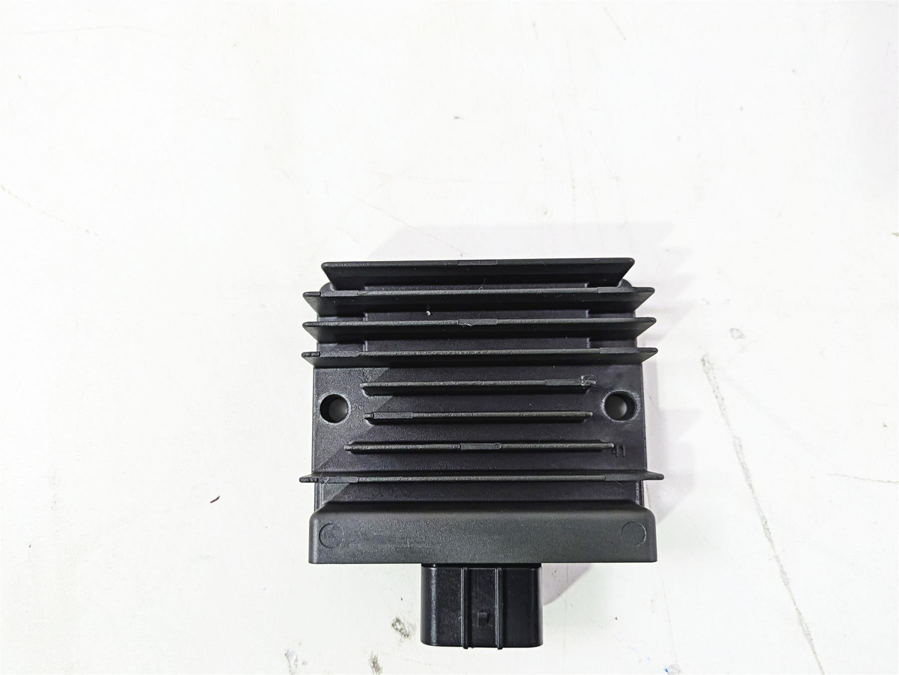 2022 Kawasaki ZR900RS Cafe Rectifier Voltage Regulator SH868BA 21066-0760 {{ shop.shopifyCountryName }} - Mototech271