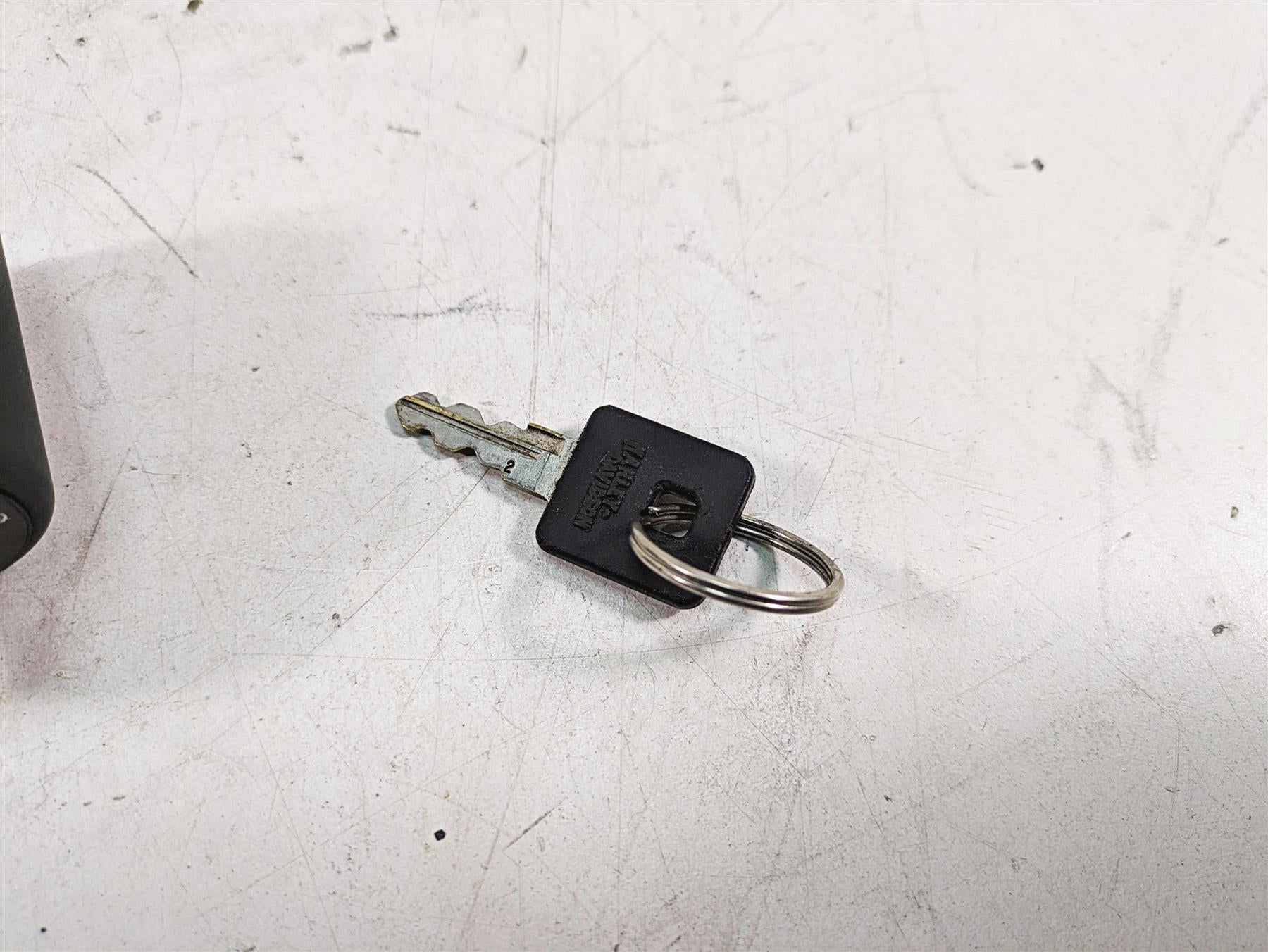 2007 Harley Sportster XL1200 C Ignition Switch + Key 71441-94 {{ shop.shopifyCountryName }} - Mototech271