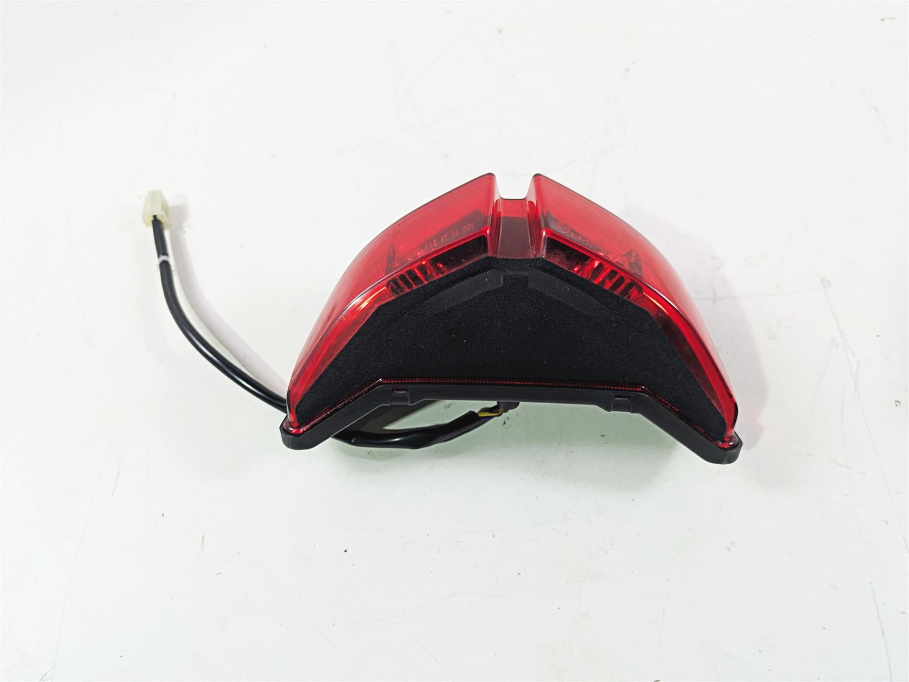 2009 Yamaha FZ1 FZS10 Fazer Taillight Tail Light Lamp Lens 2D1-84710-00-00 {{ shop.shopifyCountryName }} - Mototech271