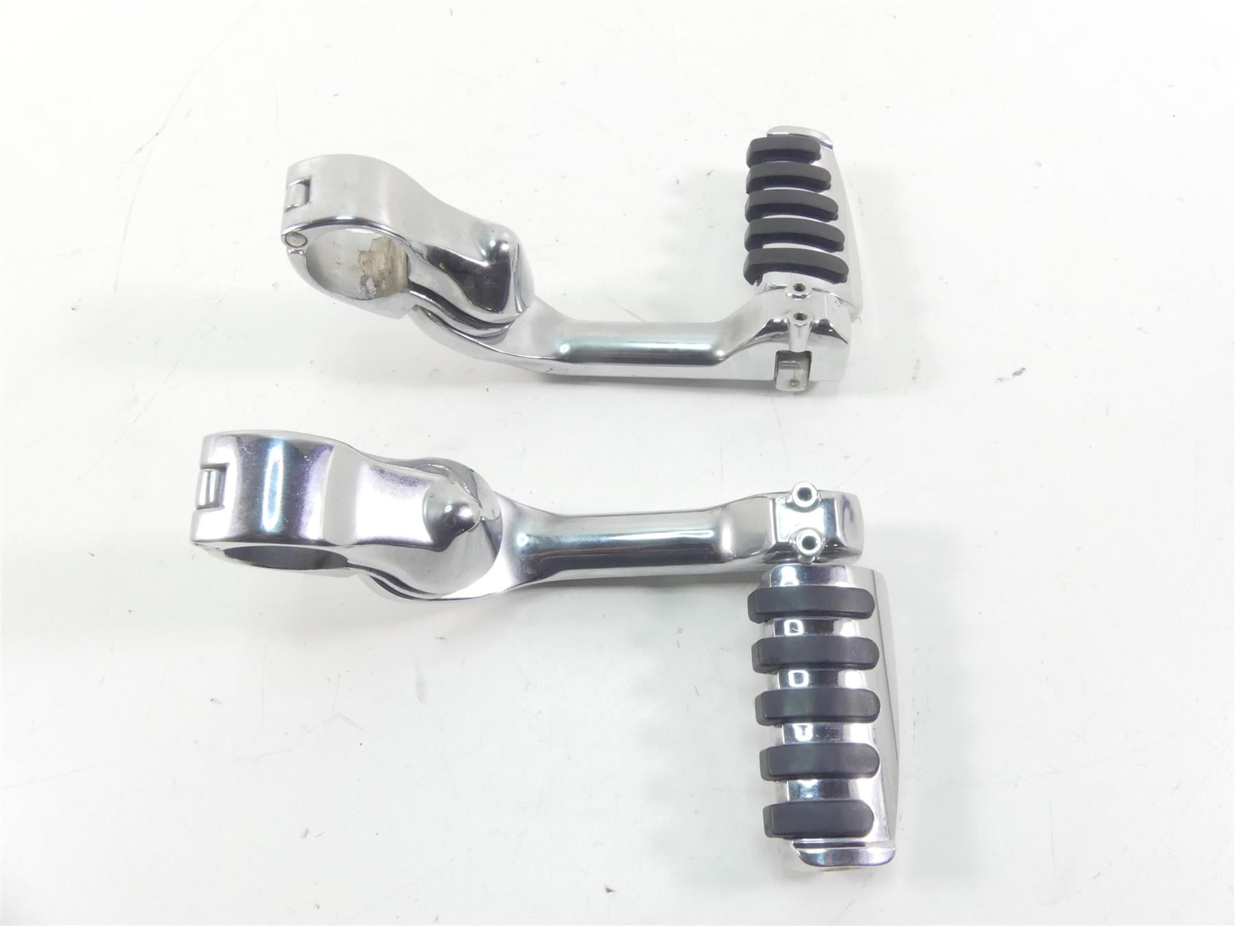 2009 Harley FLHTCU SE4 CVO E-Glide Highway Footpeg Foot Peg Set {{ shop.shopifyCountryName }} - Mototech271
