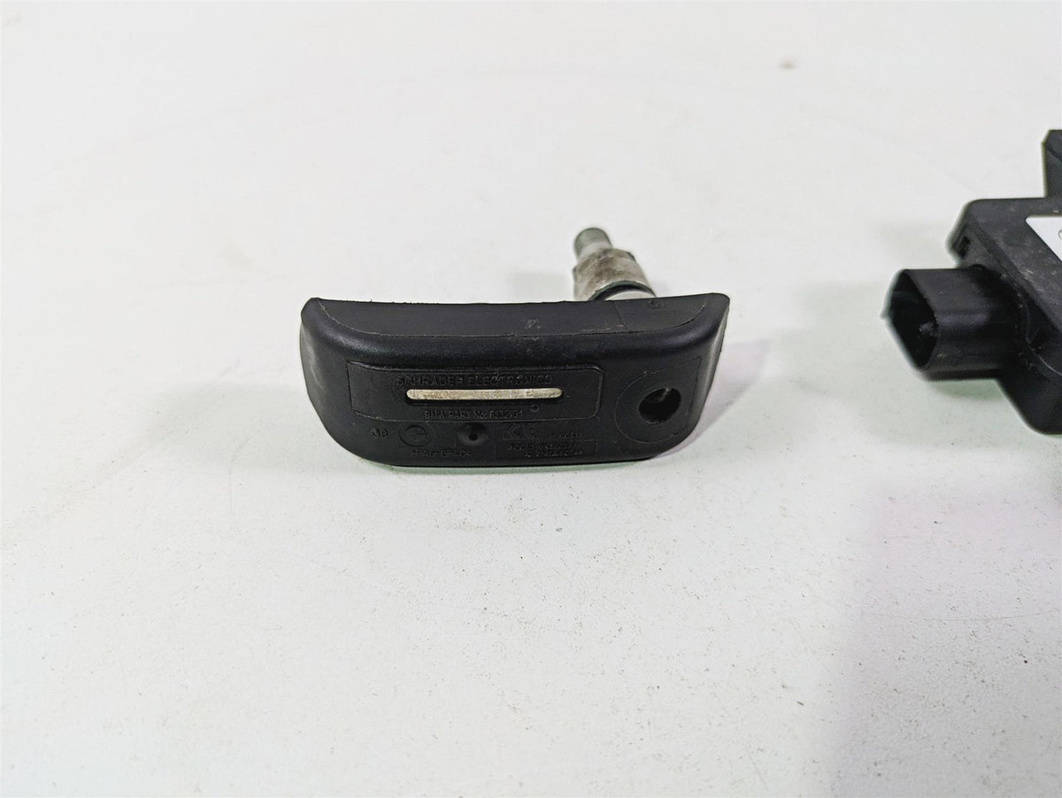 2017 BMW R1200 GS K50 Rdc Sensor & Tire Sensors Set 65758546222 65759832031 {{ shop.shopifyCountryName }} - Mototech271