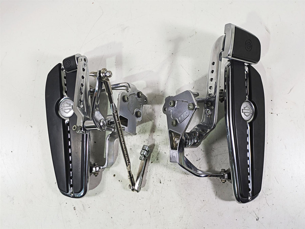 2005 Harley Softail FLSTFSE CVO Fat Boy Floorboard Shifter Brake Set 33688-03A {{ shop.shopifyCountryName }} - Mototech271