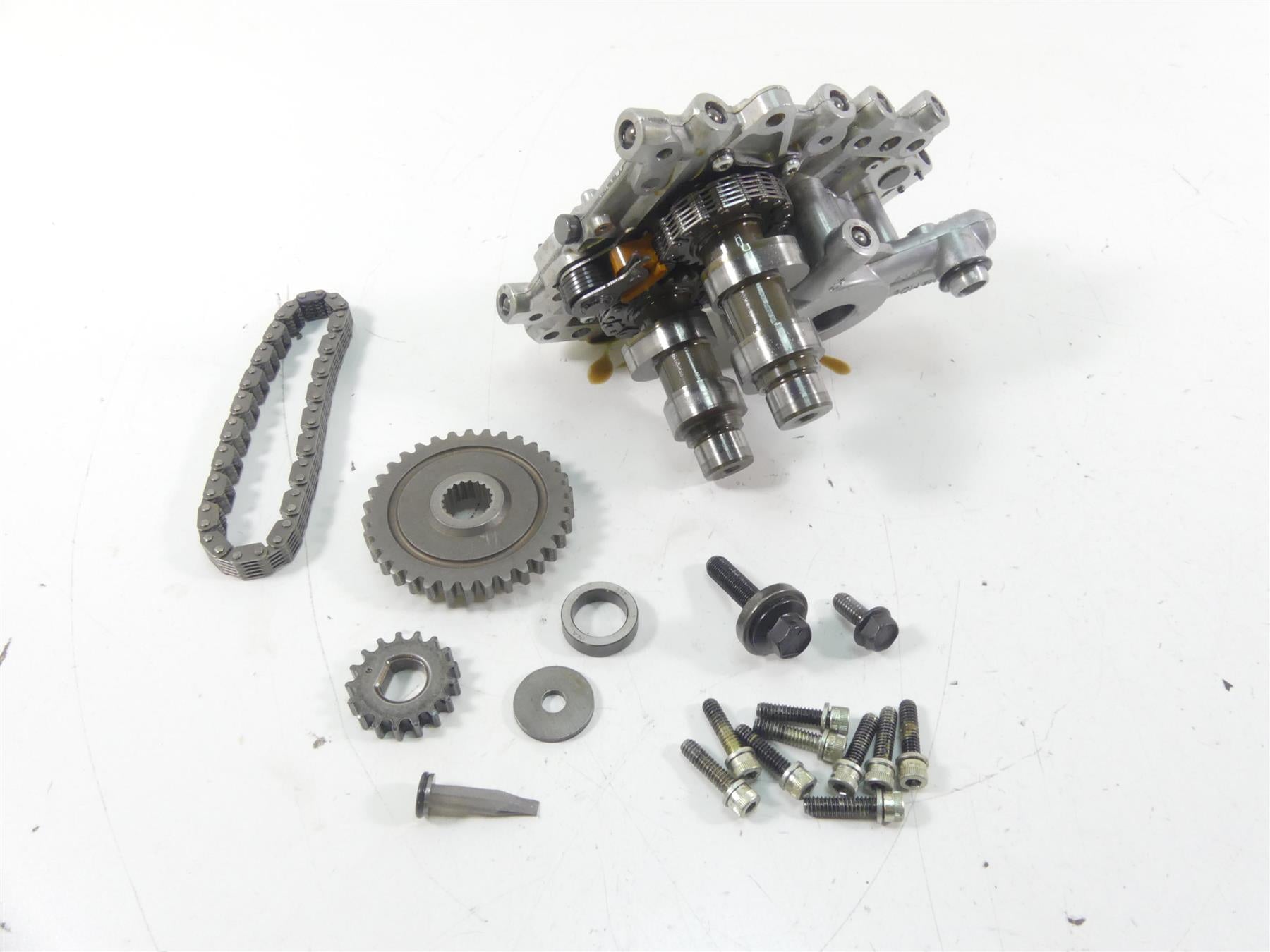 2002 Harley Softail FXSTDI Deuce Camshaft Plate Holder Oil Pump Set 25245-00 {{ shop.shopifyCountryName }} - Mototech271