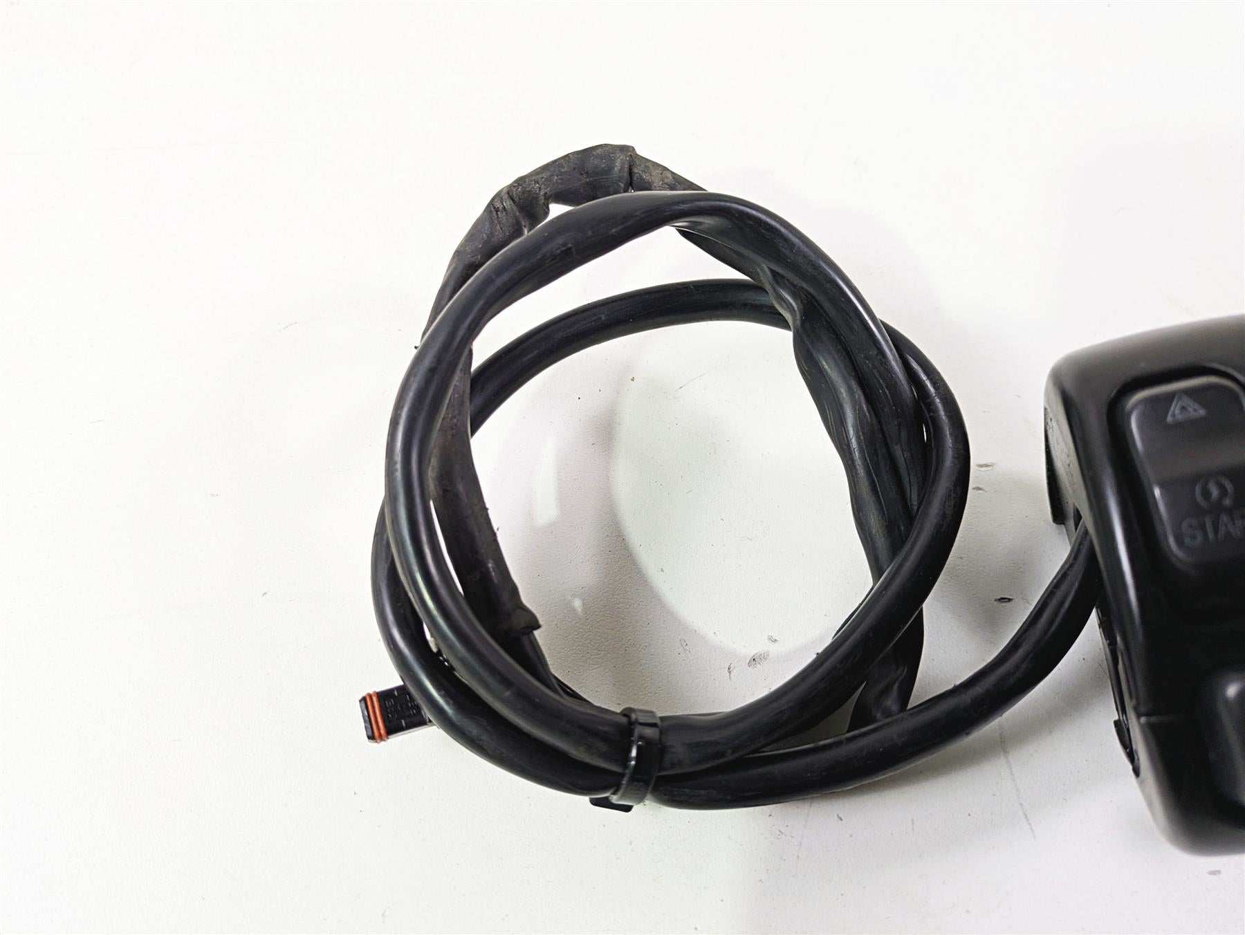 2014 Harley FLS Softail Slim Right Hand Start Stop Control Switch 72948-12 {{ shop.shopifyCountryName }} - Mototech271