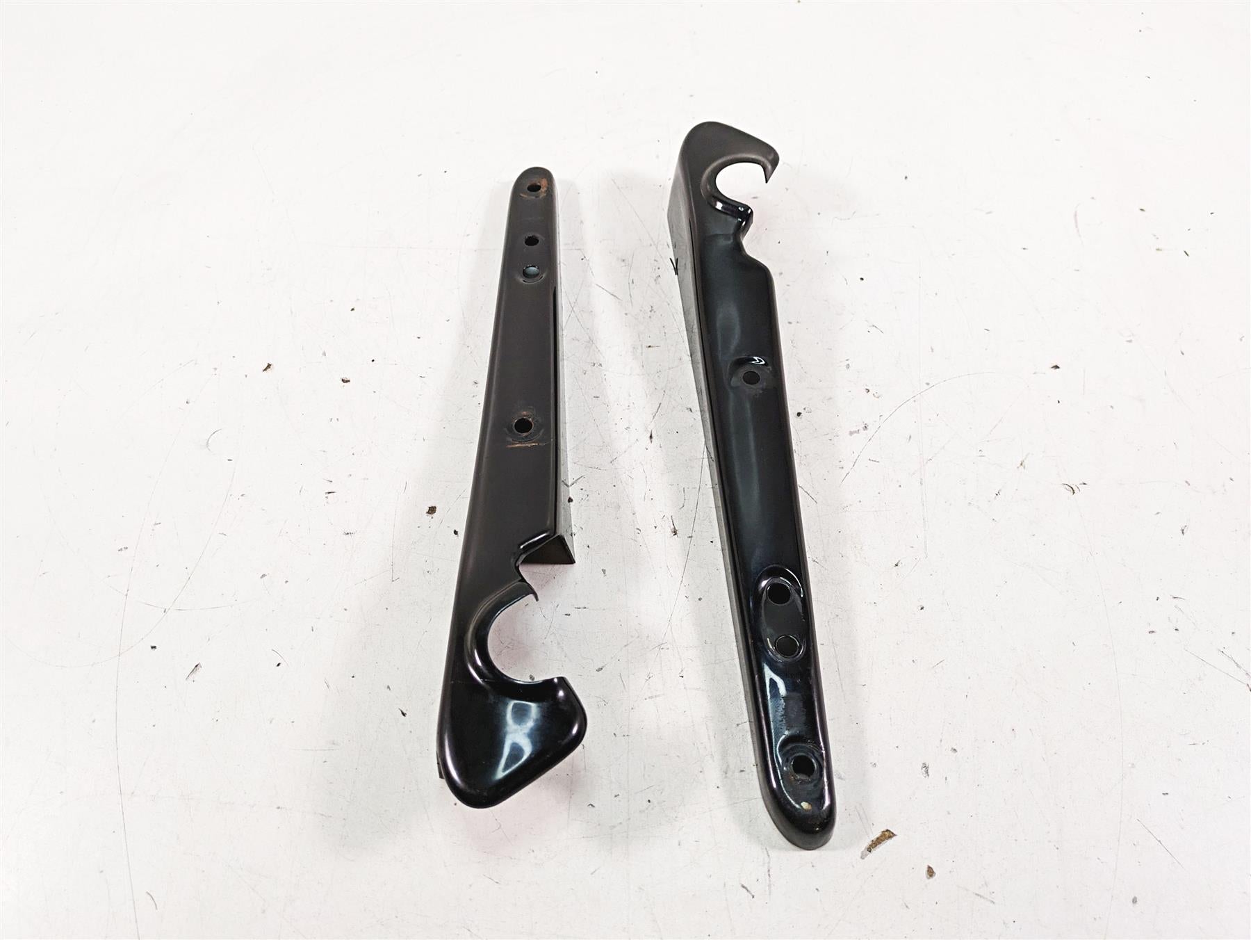 2017 Harley XL883 N Sportster Iron Rear Fender Struts Braces 60203-06 60204-06 {{ shop.shopifyCountryName }} - Mototech271