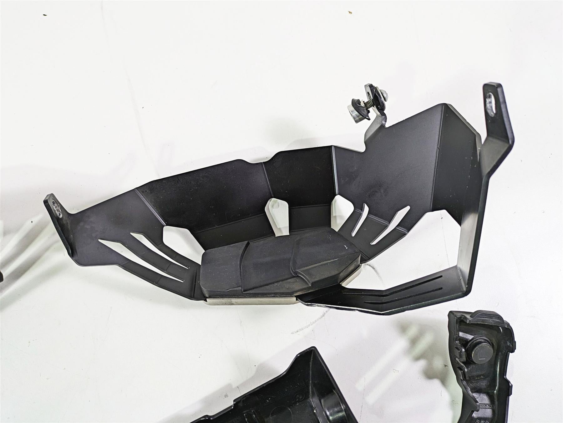 2012 BMW R1200R K27 Cylinder Head Cylinderhead Protector Guard Set {{ shop.shopifyCountryName }} - Mototech271