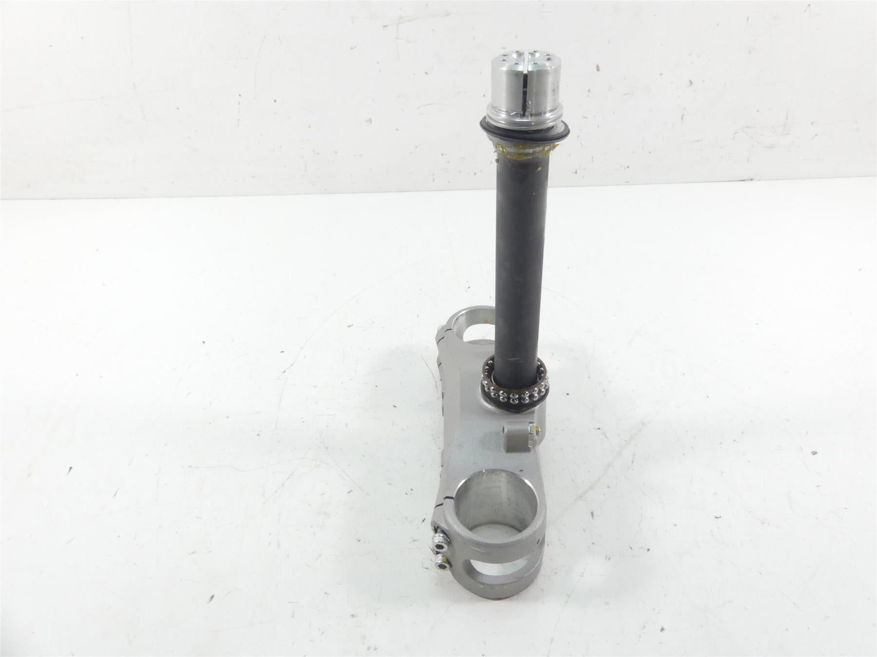 2020 Ducati Multistrada 1260 Enduro Lower Triple Tree Steering Clamp 34221141AA {{ shop.shopifyCountryName }} - Mototech271