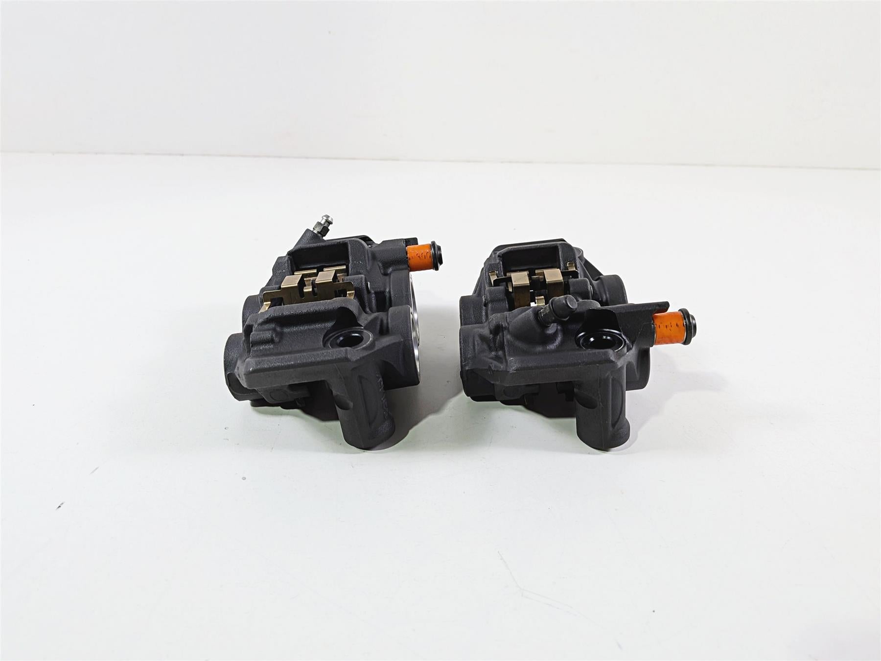 2016 Yamaha YZF R1 RN32 Front Brake Caliper 108mm Set 2CR-2580T-00 2CR-2580U-00 {{ shop.shopifyCountryName }} - Mototech271