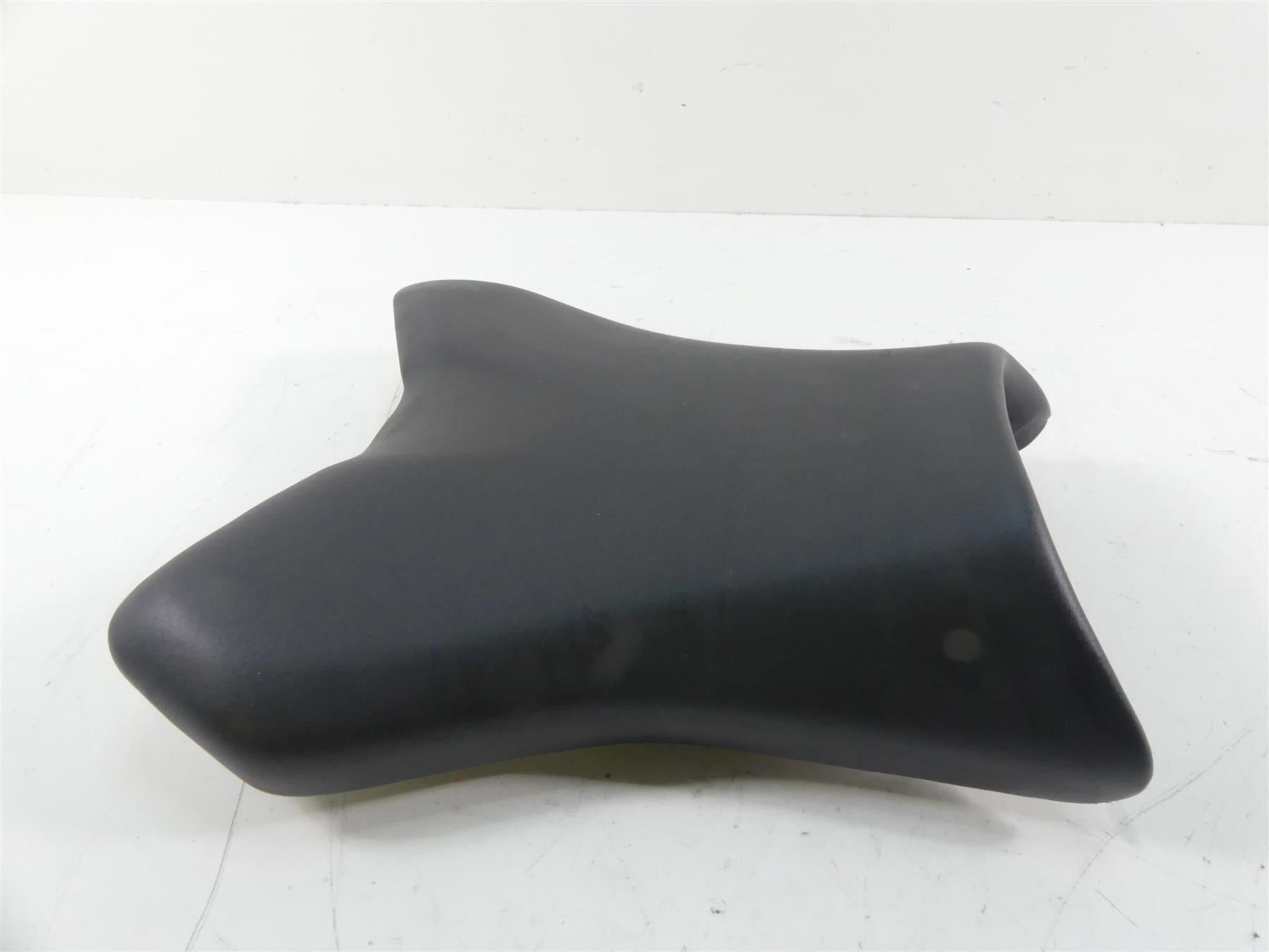 2007 Yamaha FZ1 Fazer Front Rider Driver Saddle Seat -No Cuts 2D1-24710-02-00 {{ shop.shopifyCountryName }} - Mototech271