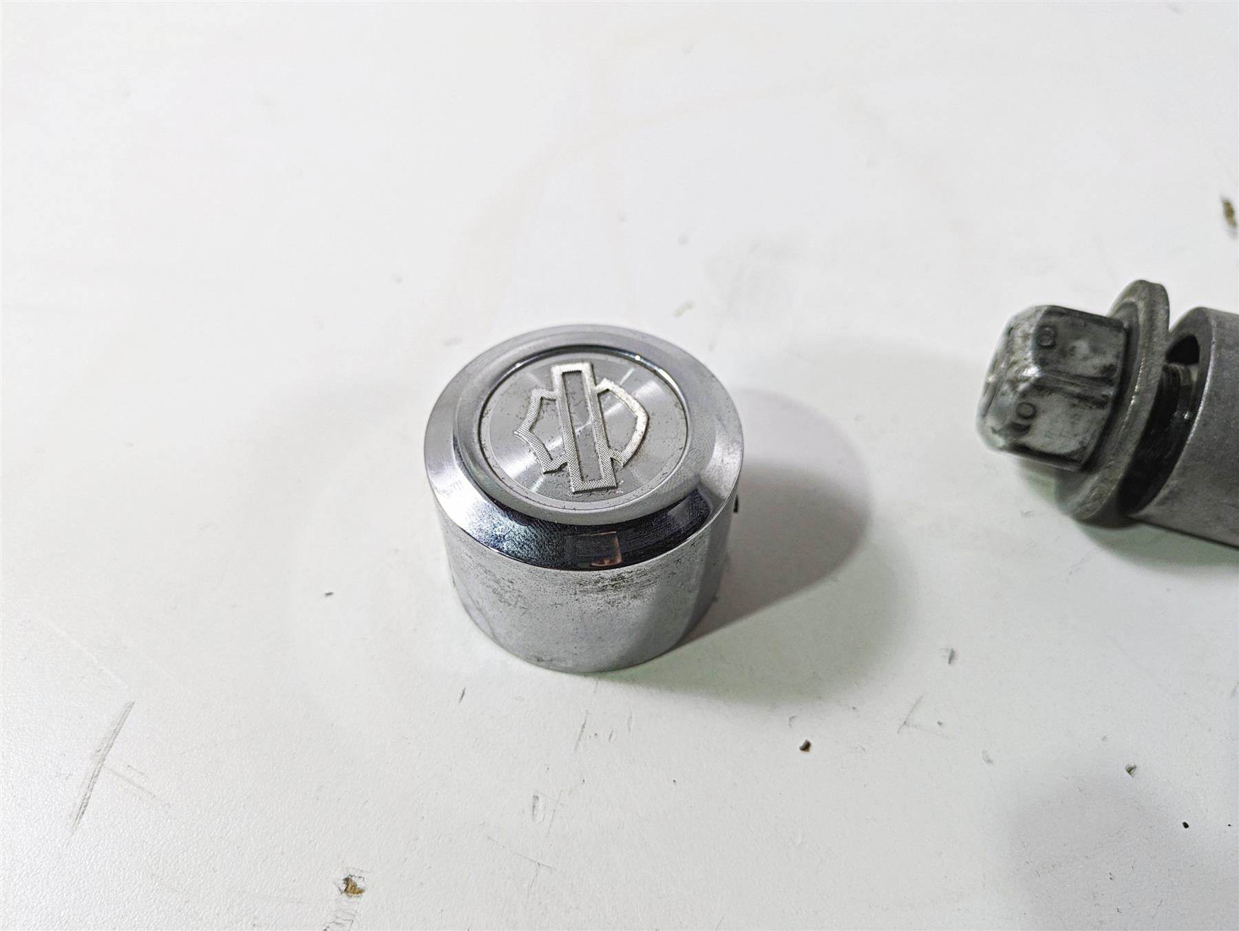 2008 Harley Touring FLHTCU E-Glide 105TH Front Axle Wheel Spindle 1" 41547-07A {{ shop.shopifyCountryName }} - Mototech271